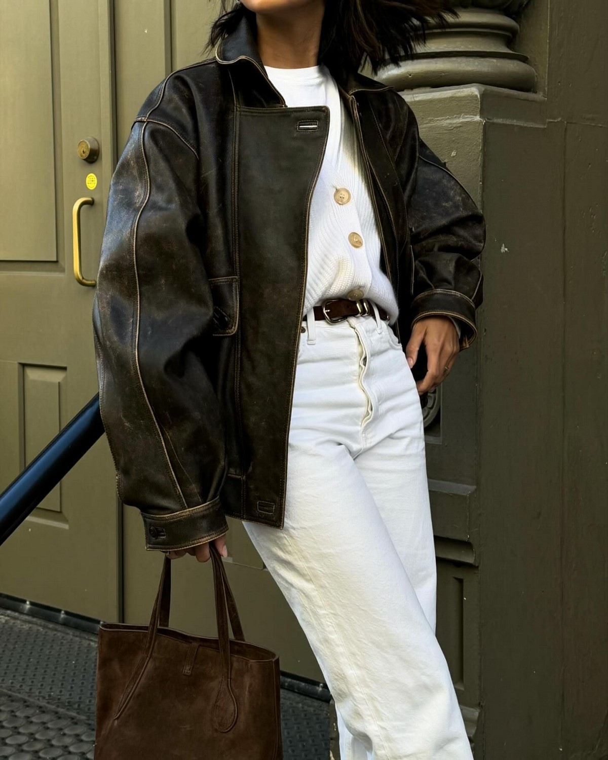 Мода на тренчи и плащи в сезоне 2026 года: подборка луков