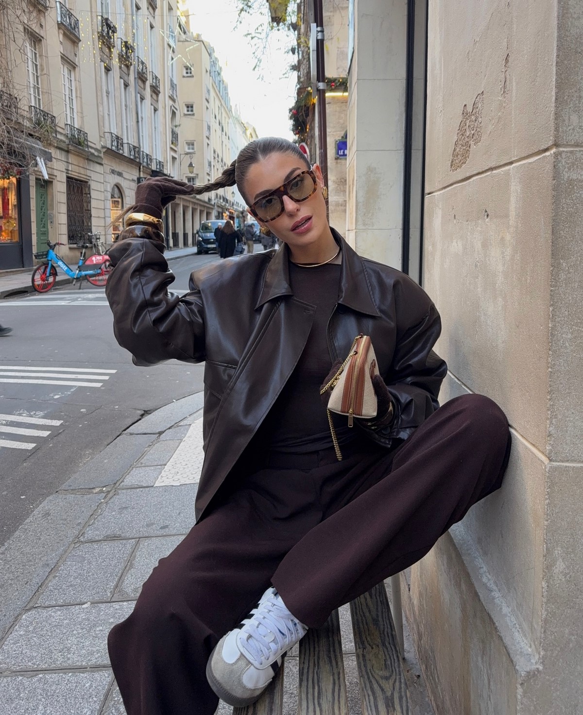 Самые модные женские брюки 2026: изучаем тренды сезона на фото