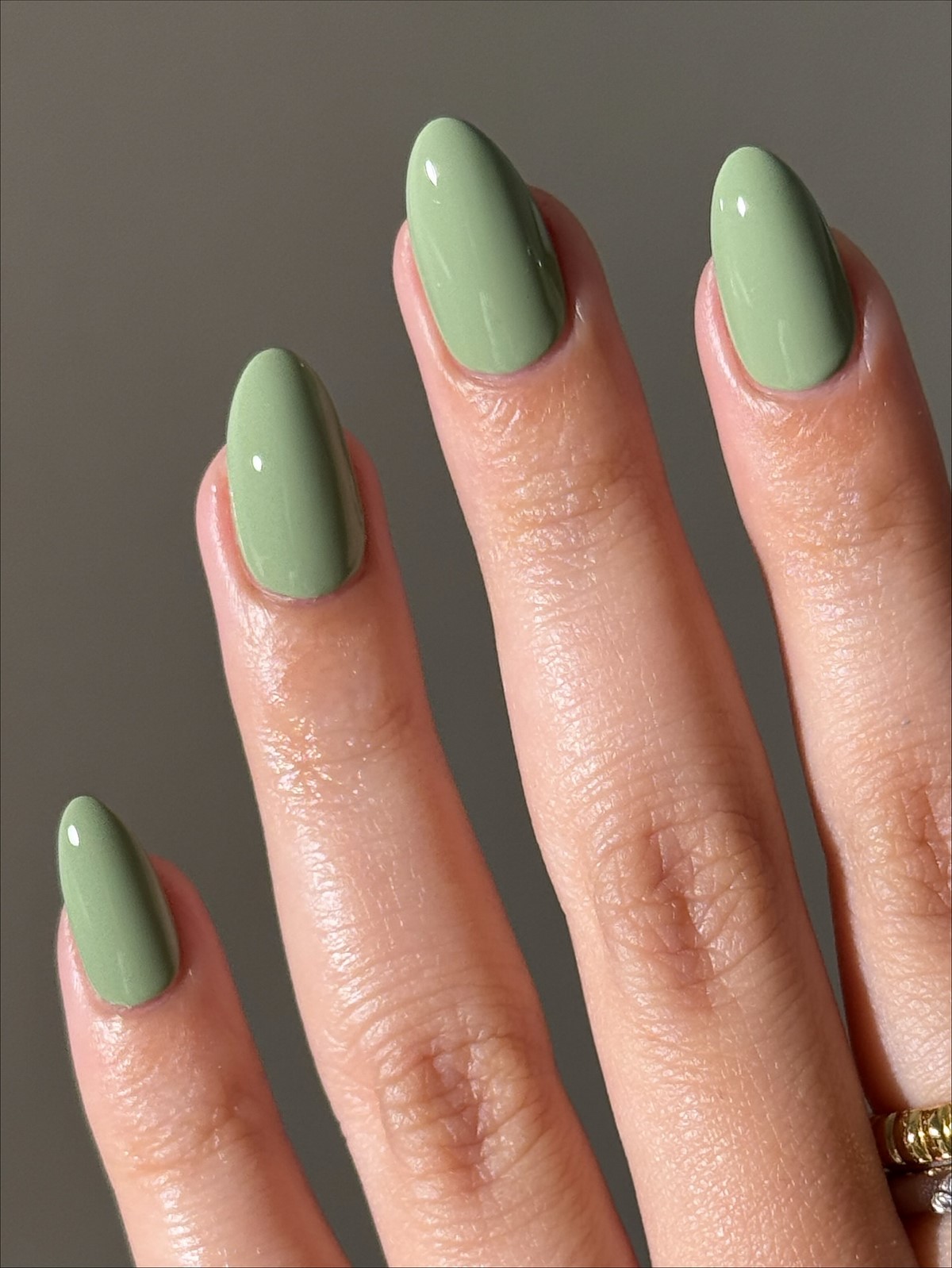 Однотонный маникюр 2026: красивые ногти со вкусом