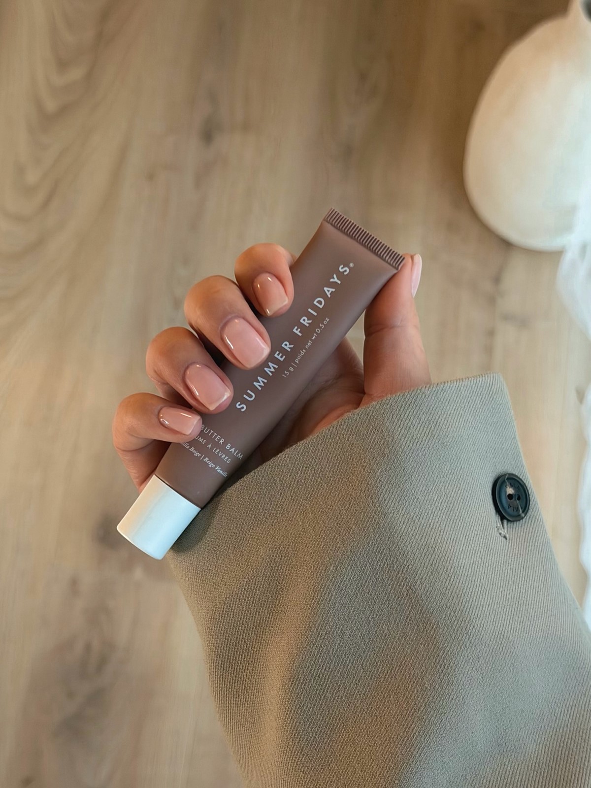 Однотонный маникюр 2026: красивые ногти со вкусом