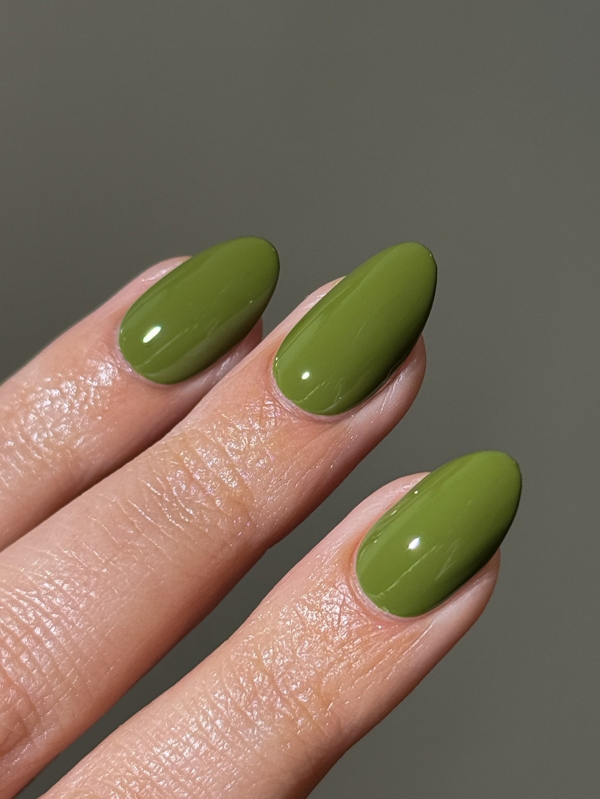 Однотонный маникюр 2026: красивые ногти со вкусом