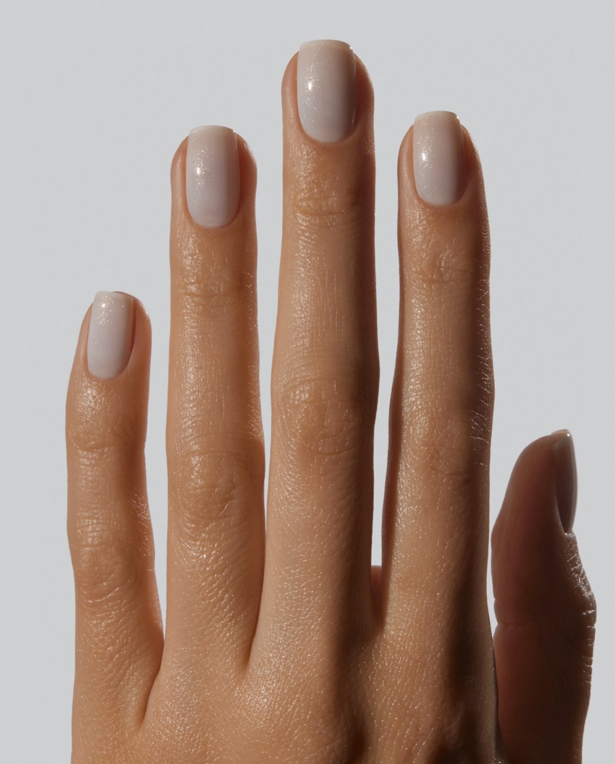 Однотонный маникюр 2026: красивые ногти со вкусом