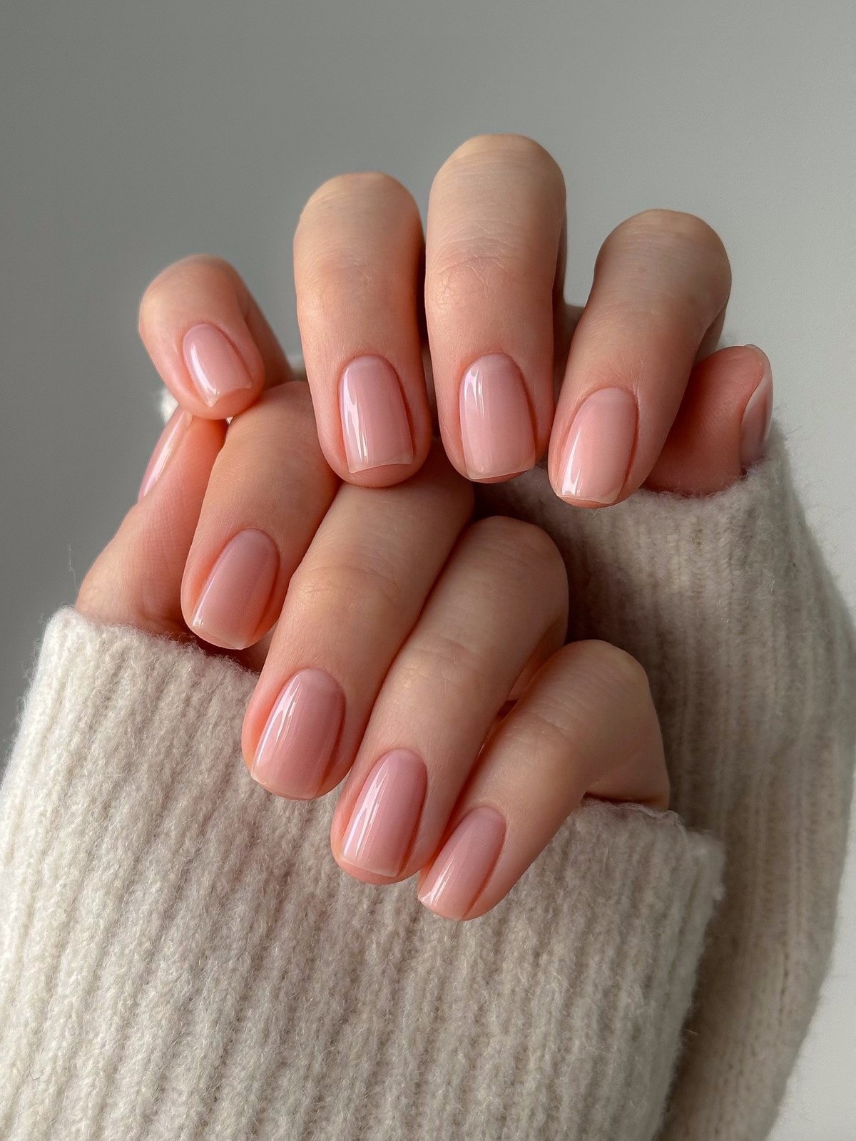 Однотонный маникюр 2026: красивые ногти со вкусом