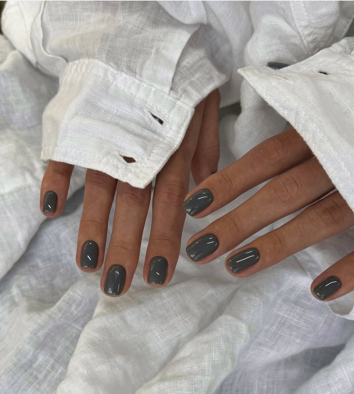 Однотонный маникюр 2026: красивые ногти со вкусом