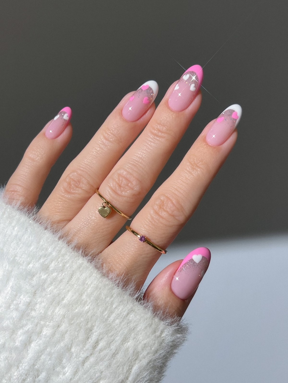 Сердечки на ногтях в феврале 2026: романтика в деталях