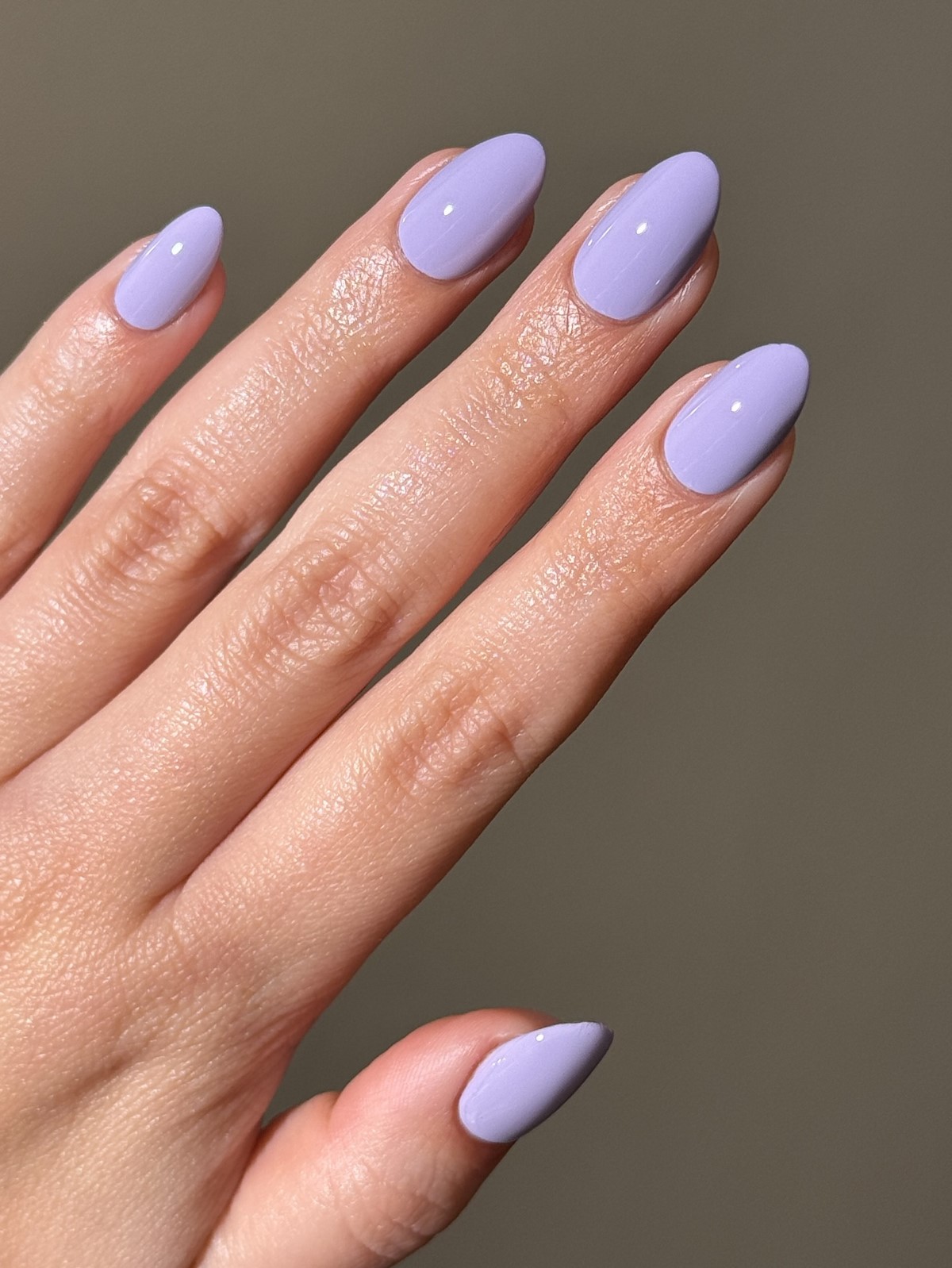 Трендовые цвета ногтей марта: свежие идеи маникюра