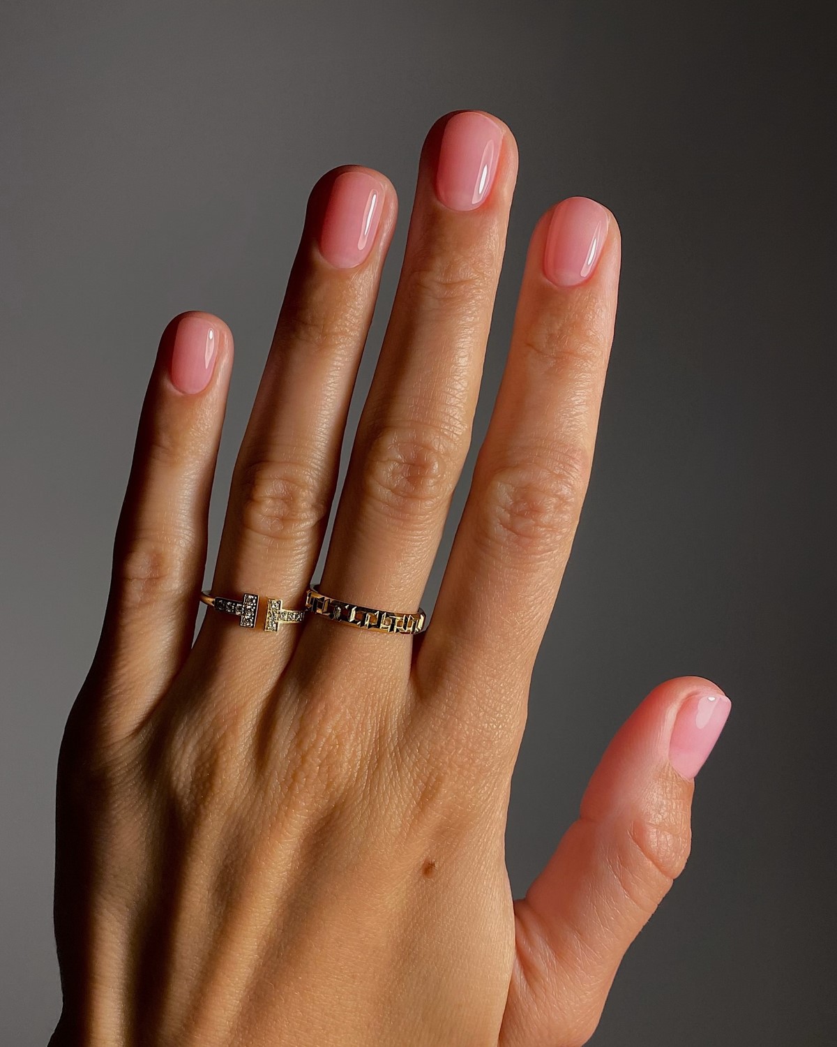 Маникюр на каждый день: мягкие цвета, которые выглядят дорого