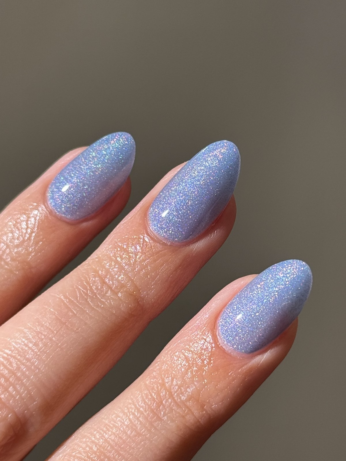 Маникюр на каждый день: мягкие цвета, которые выглядят дорого