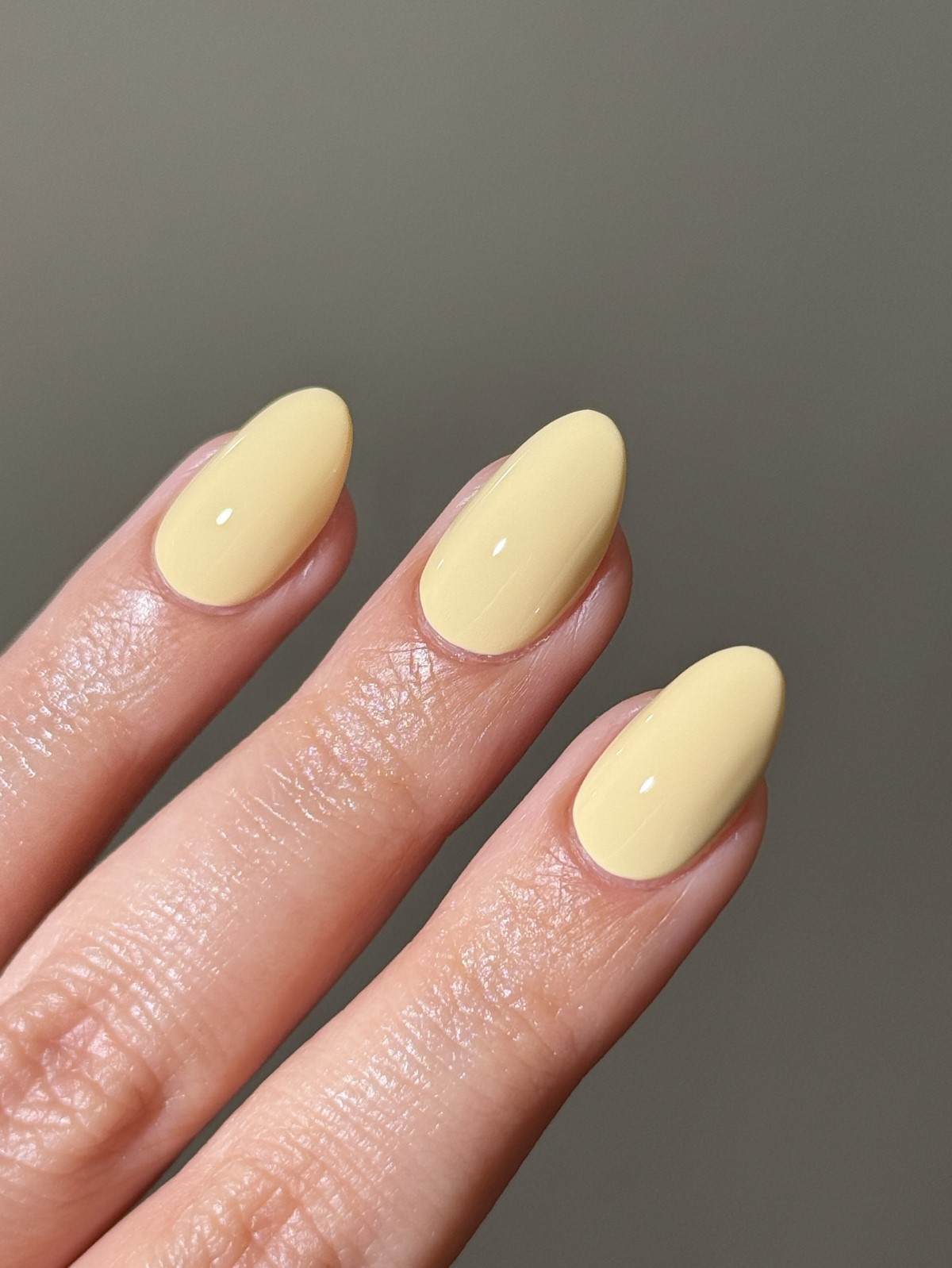 Маникюр на каждый день: мягкие цвета, которые выглядят дорого