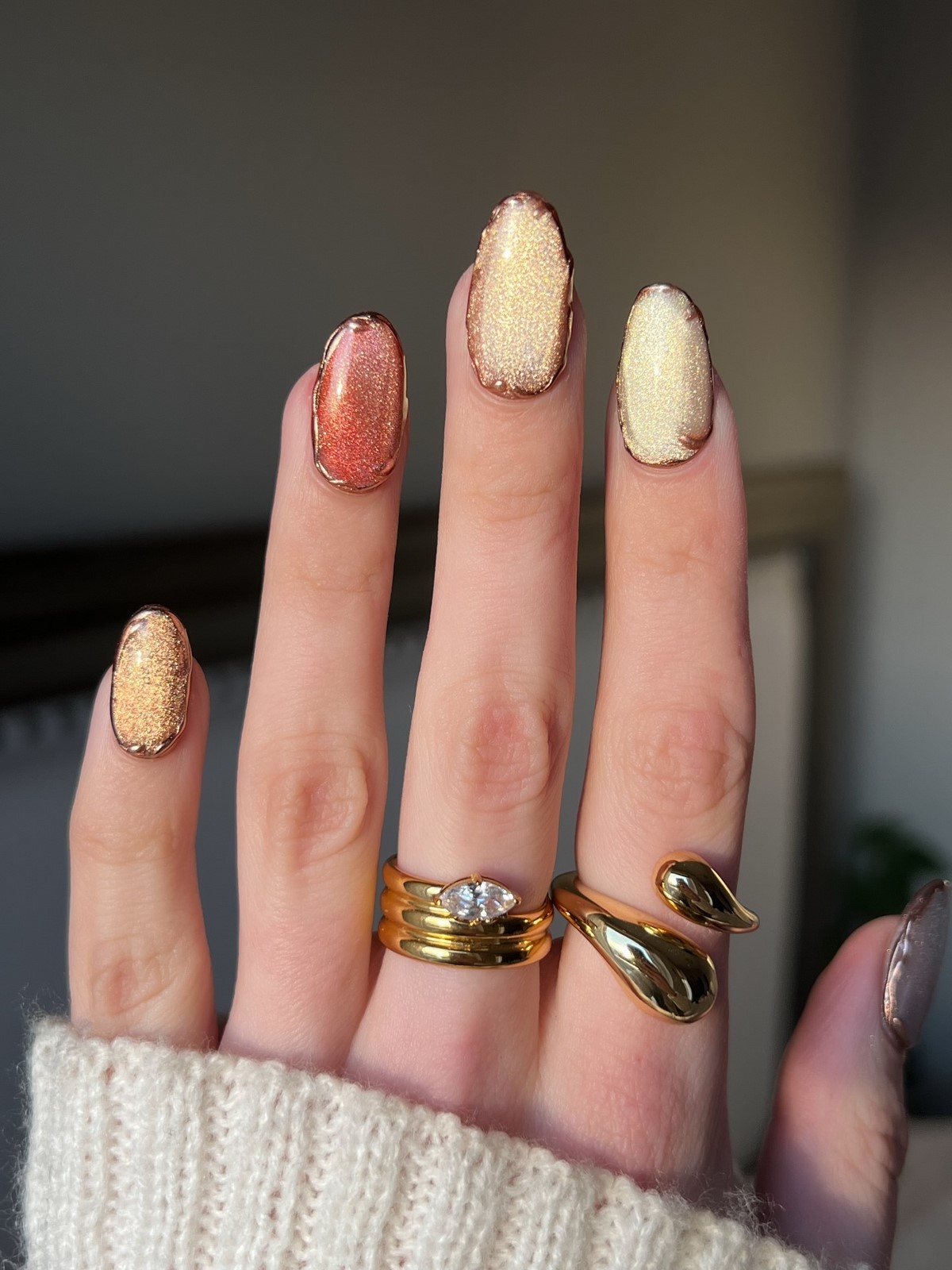 Маникюр на март 2026: цвета и идеи, которые будут носить чаще всего