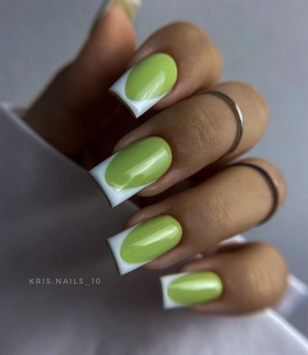 Маникюр на март 2026: цвета и идеи, которые будут носить чаще всего