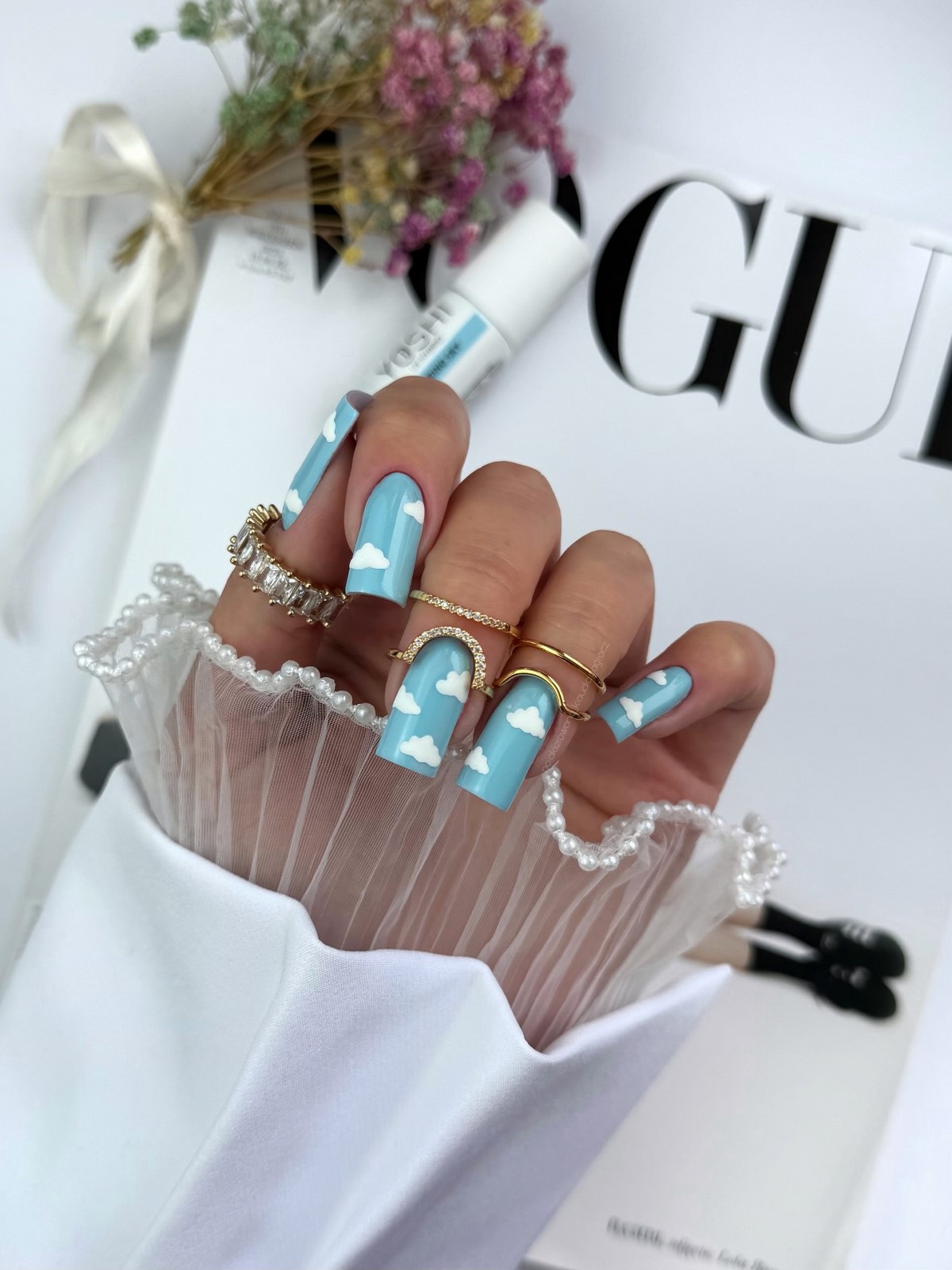 Маникюр на март 2026: цвета и идеи, которые будут носить чаще всего