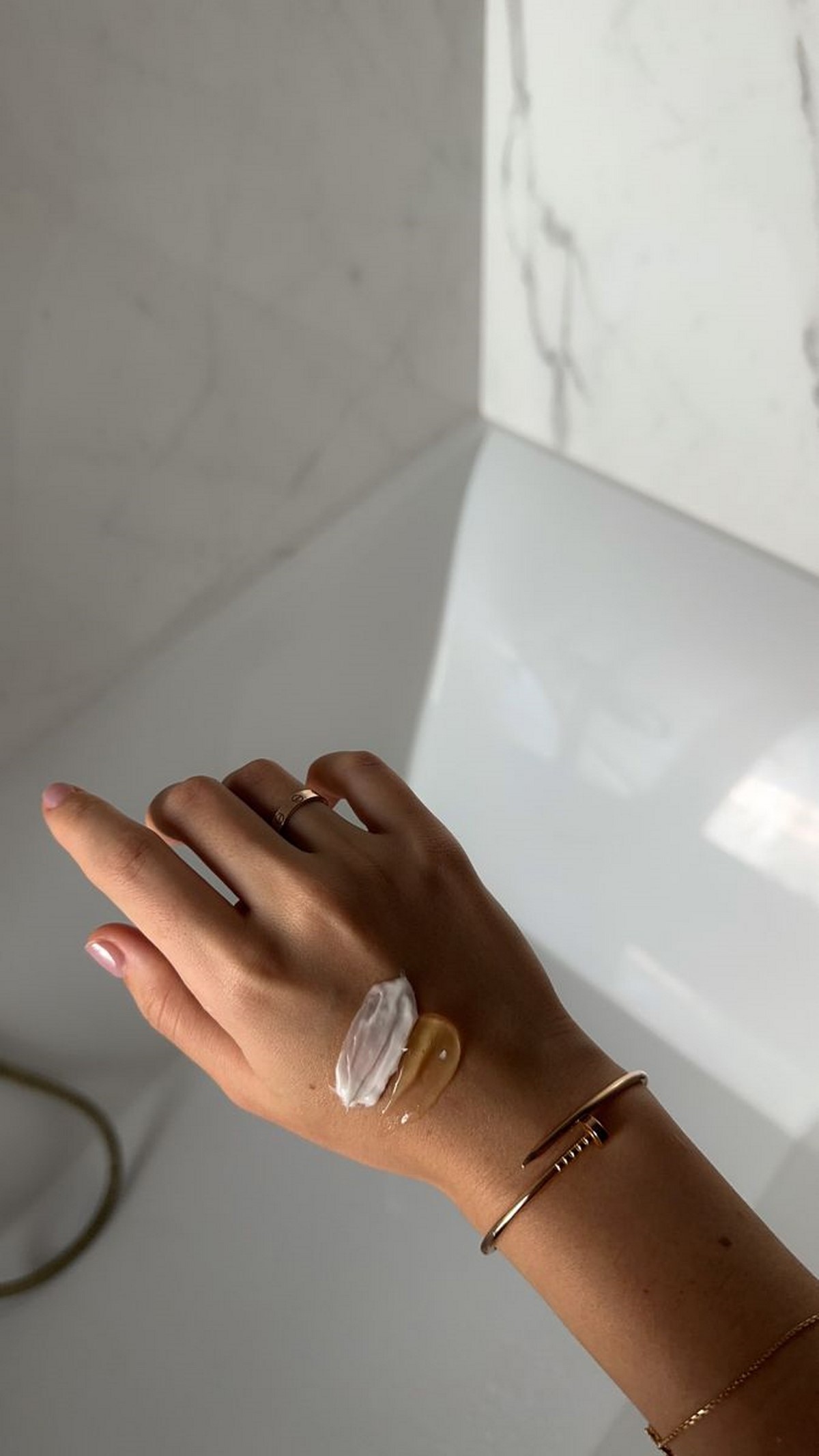 Масло или крем для тела, которые делают кожу ухоженной