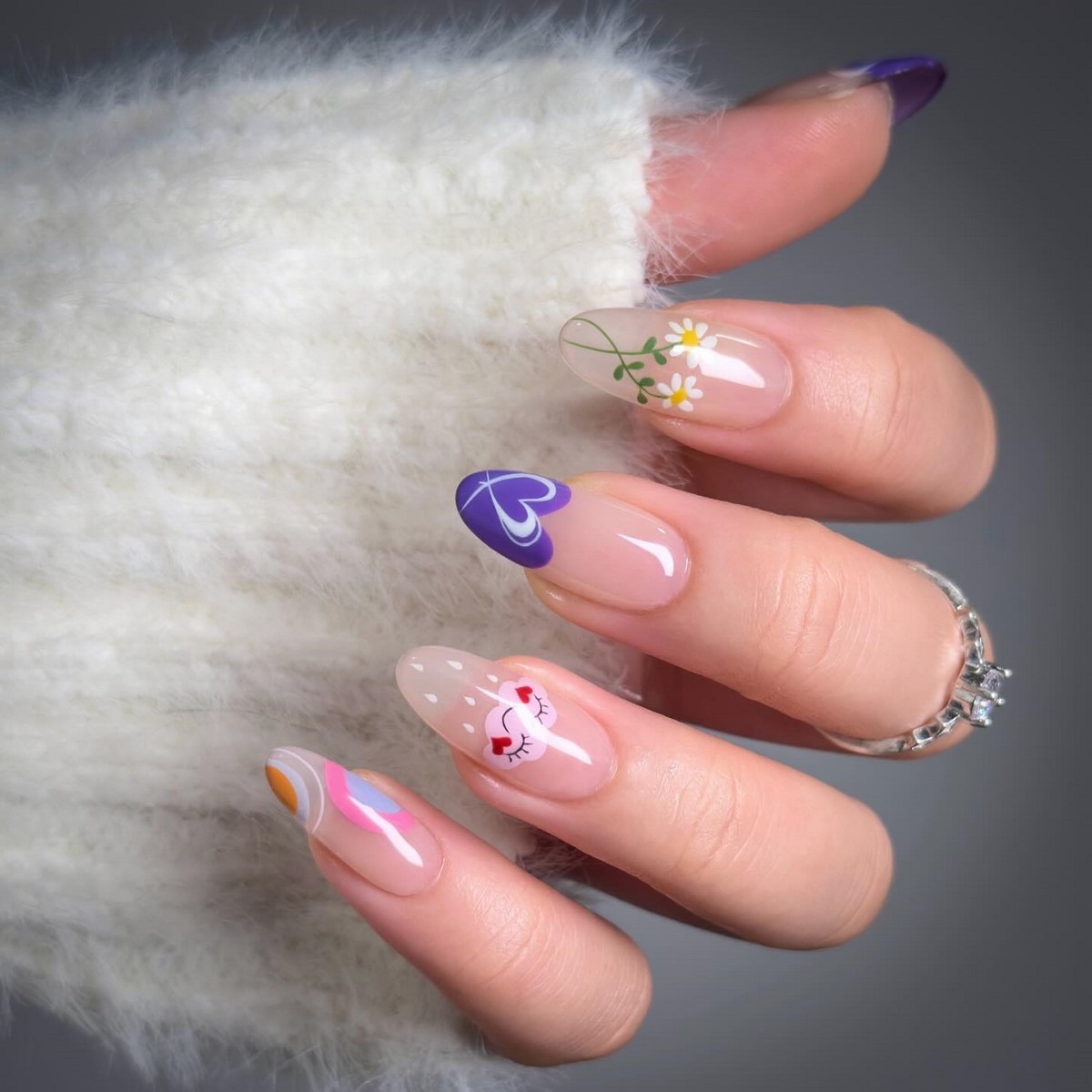 Маникюр с прозрачной базой: тренд этой весны, который выглядит дороже плотного покрытия