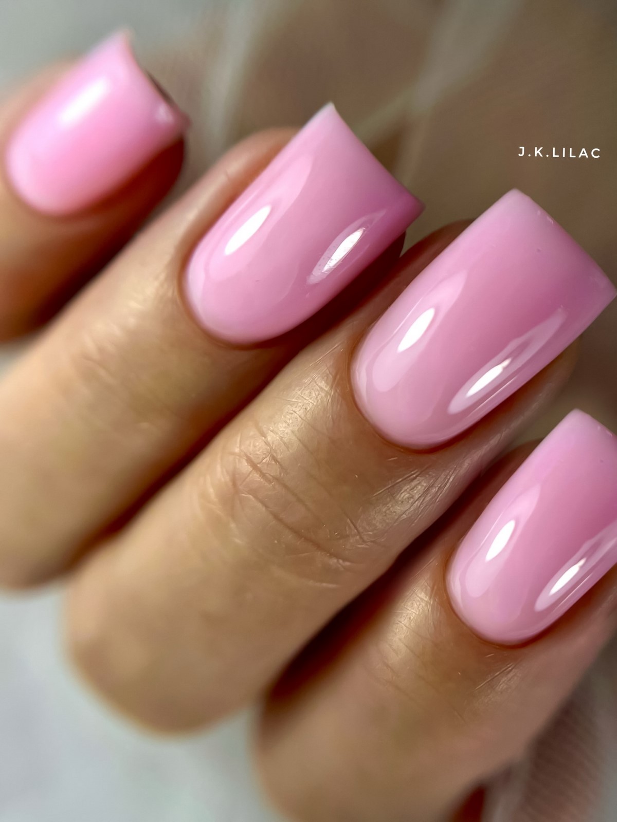 Маникюр на каждый день: мягкие цвета, которые выглядят дорого