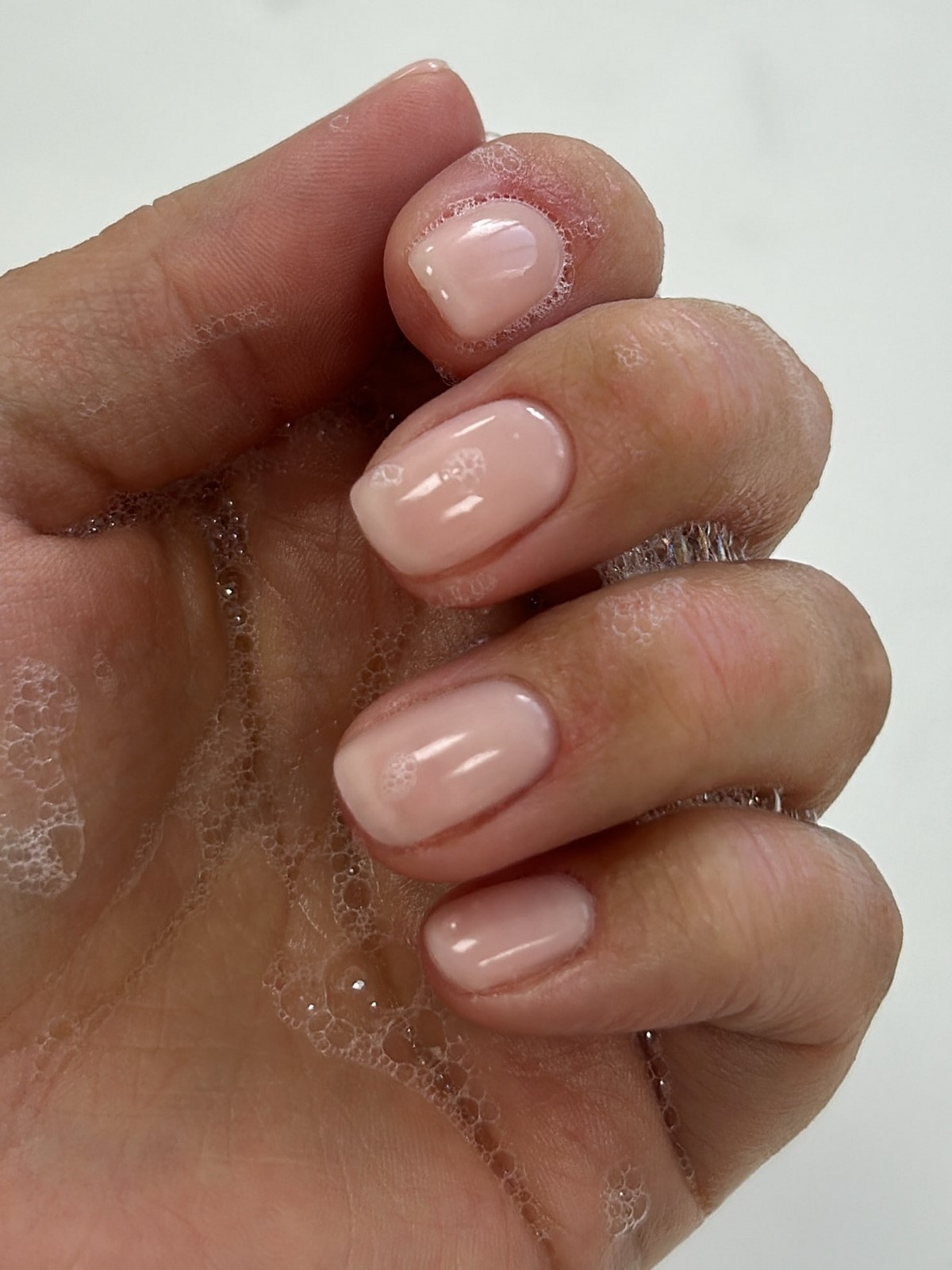 Маникюр на каждый день: мягкие цвета, которые выглядят дорого