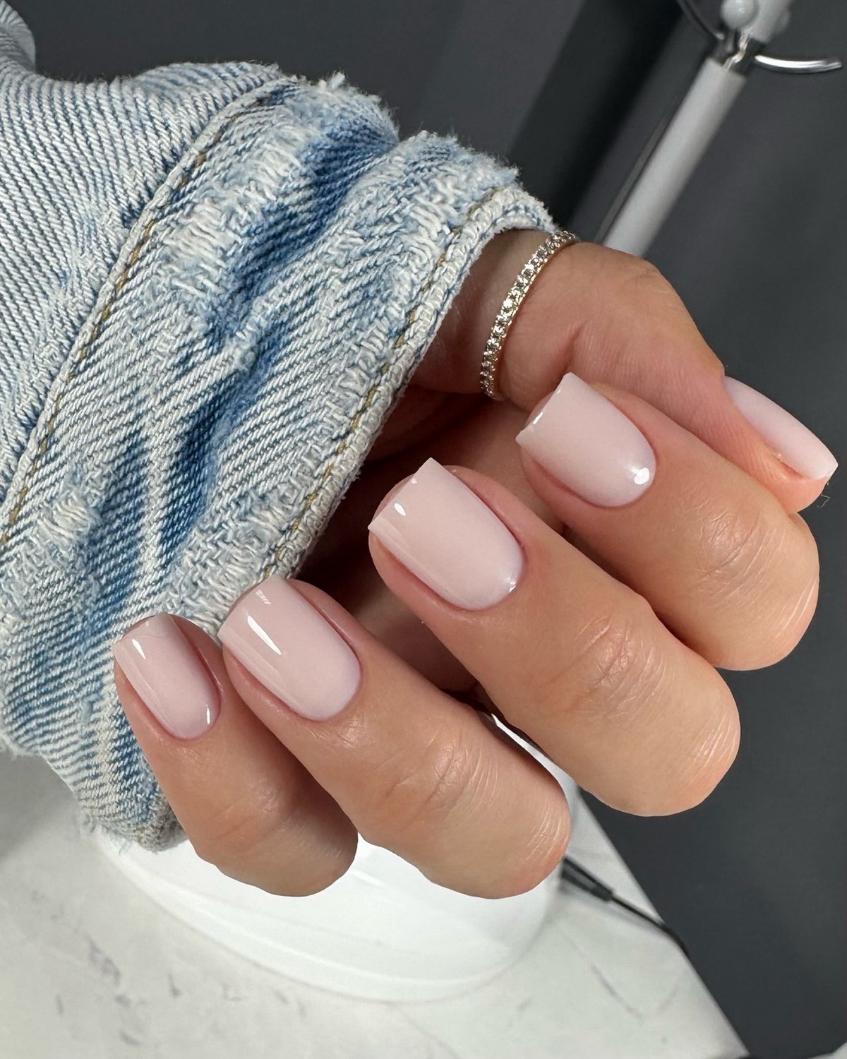 Маникюр на каждый день: мягкие цвета, которые выглядят дорого