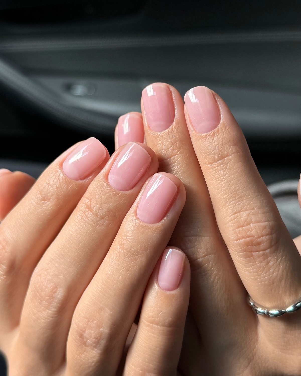 Маникюр на каждый день: мягкие цвета, которые выглядят дорого