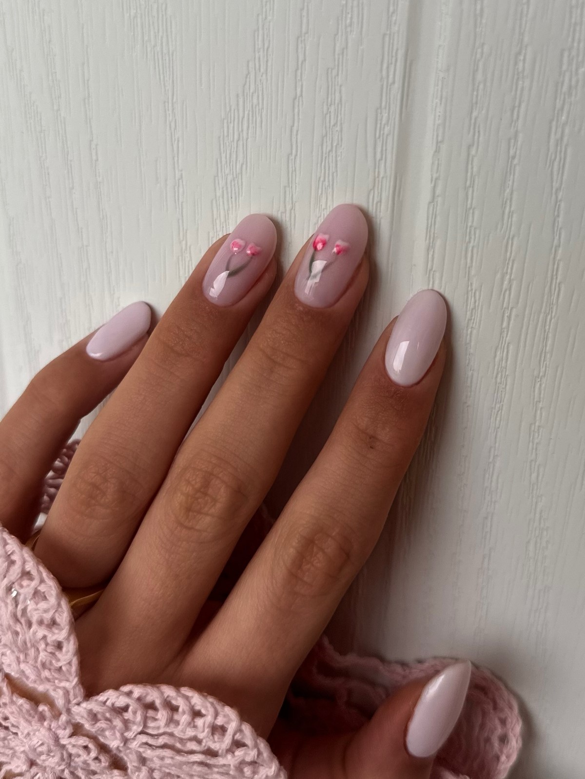 Нюд с тонким акцентом: самый аккуратный маникюр этой весны, который выглядит дороже однотона