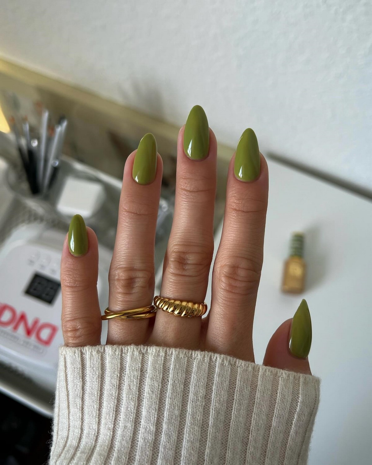 Трендовые цвета ногтей марта: свежие идеи маникюра