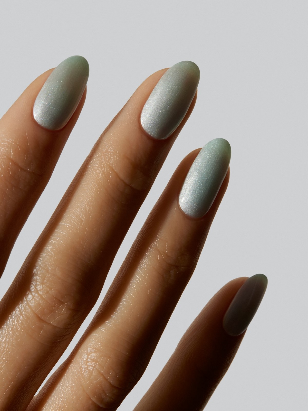 Трендовые цвета ногтей марта: свежие идеи маникюра