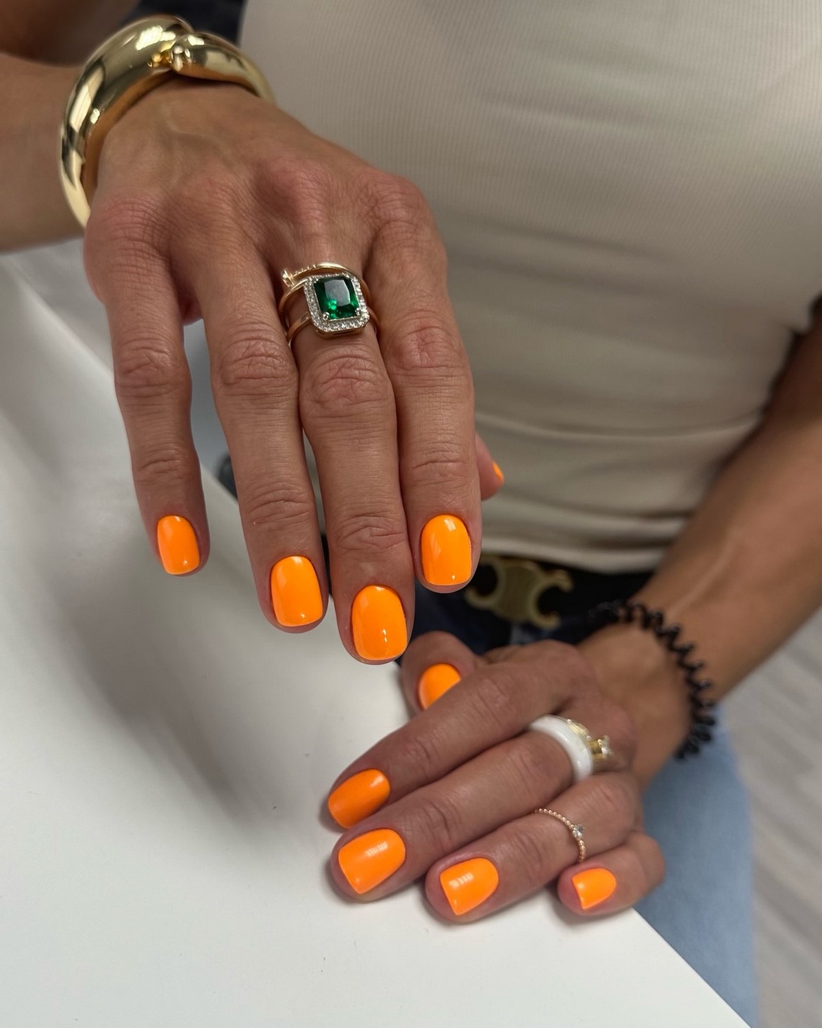 Универсальные оттенки ногтей для весеннего гардероба