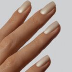 Нежный маникюр на каждый день: цвета, которые выглядят дорого