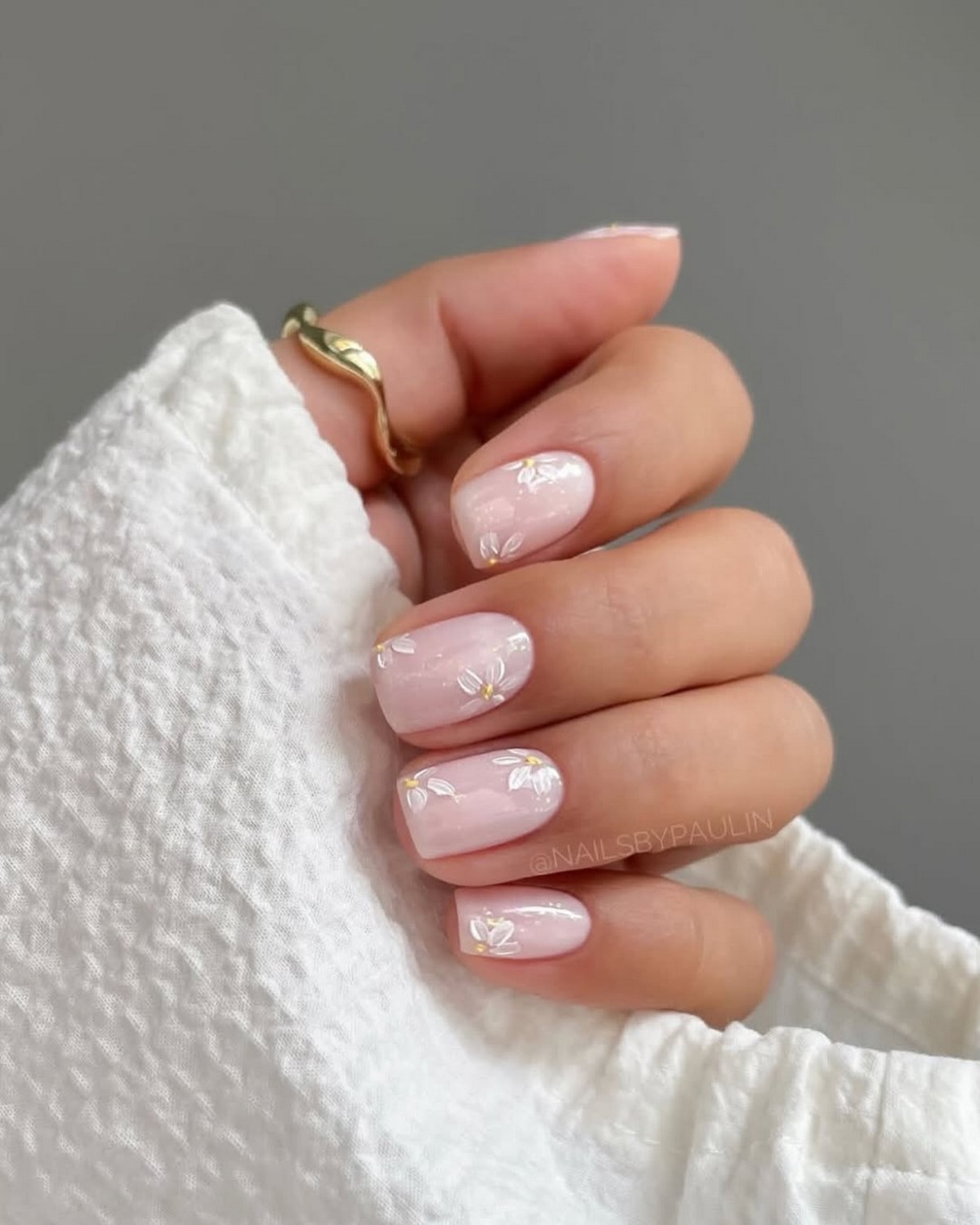 Маникюр весна 2026: 15 трендов, которые диктуют стиль