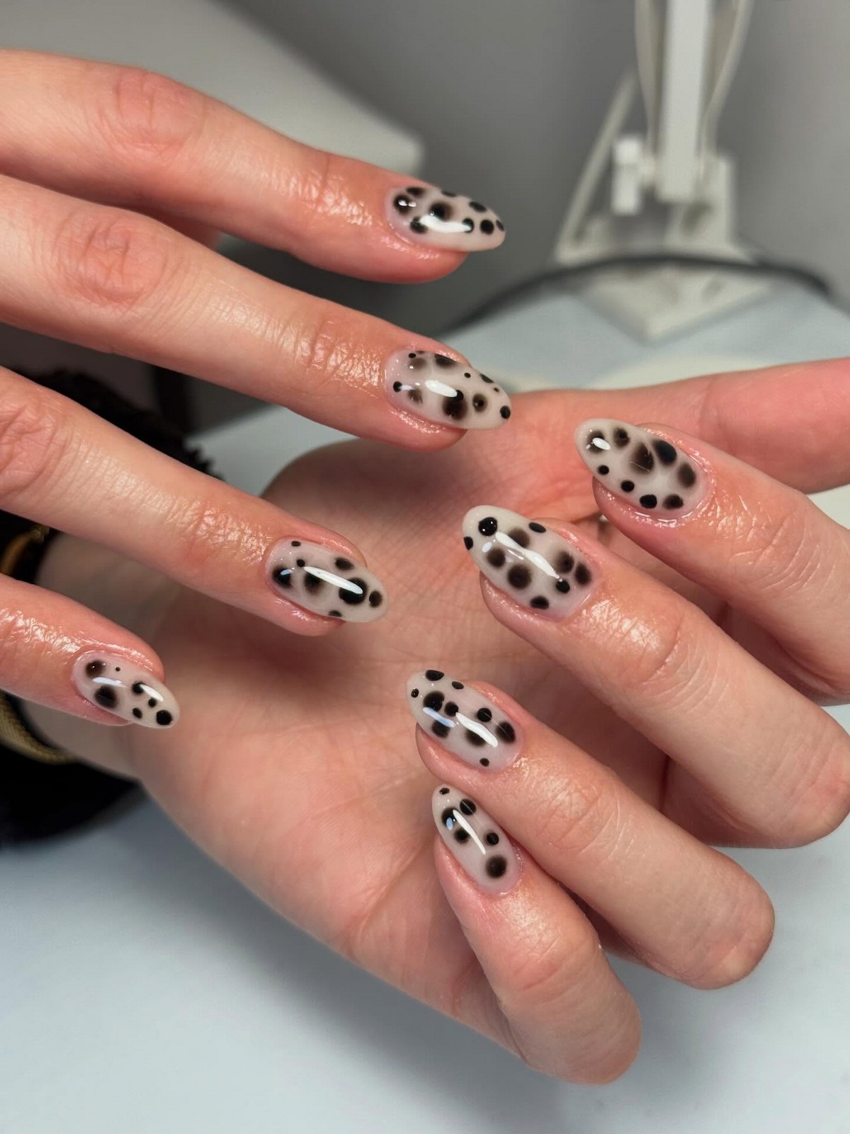 Маникюр весна 2026: 15 трендов, которые диктуют стиль