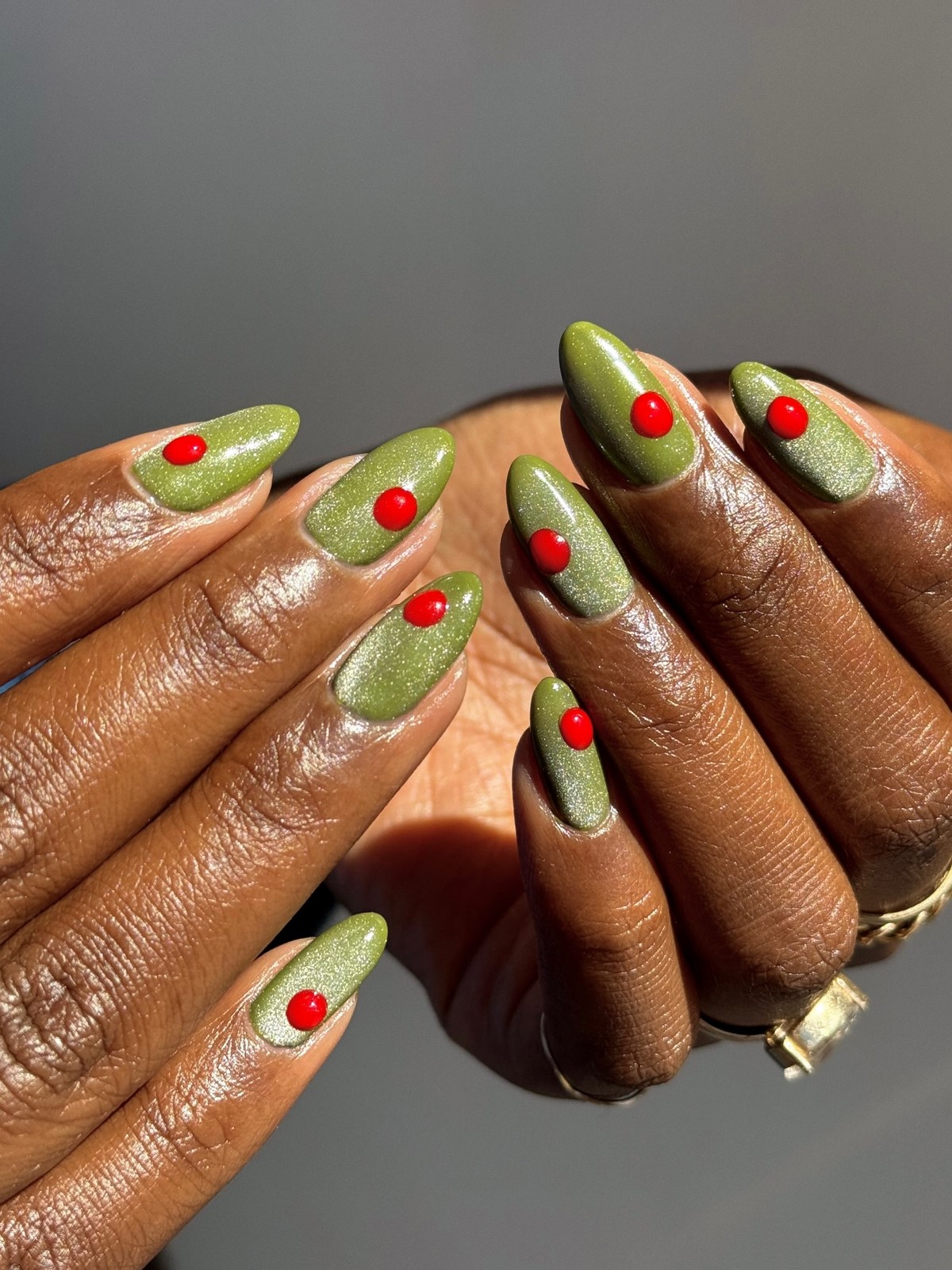 Маникюр весна 2026: 15 трендов, которые диктуют стиль