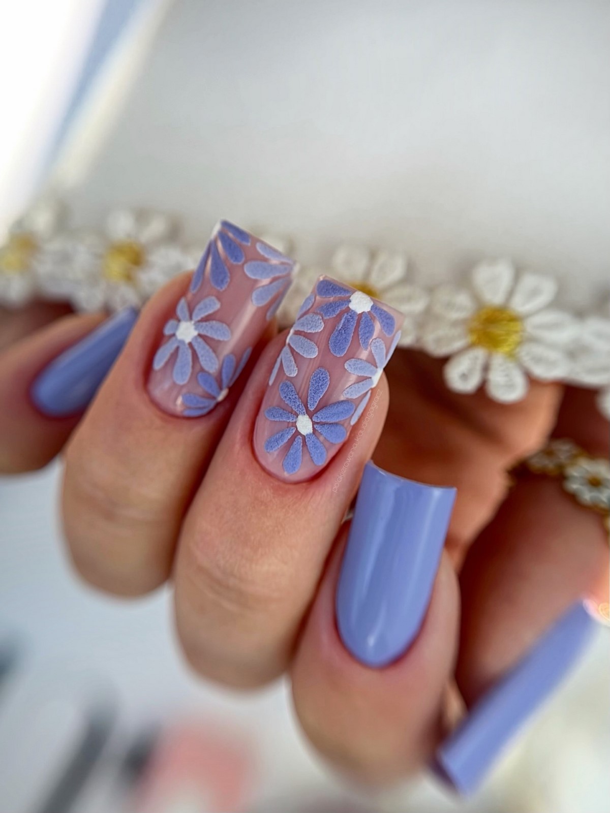 Маникюр весна 2026: 15 трендов, которые диктуют стиль