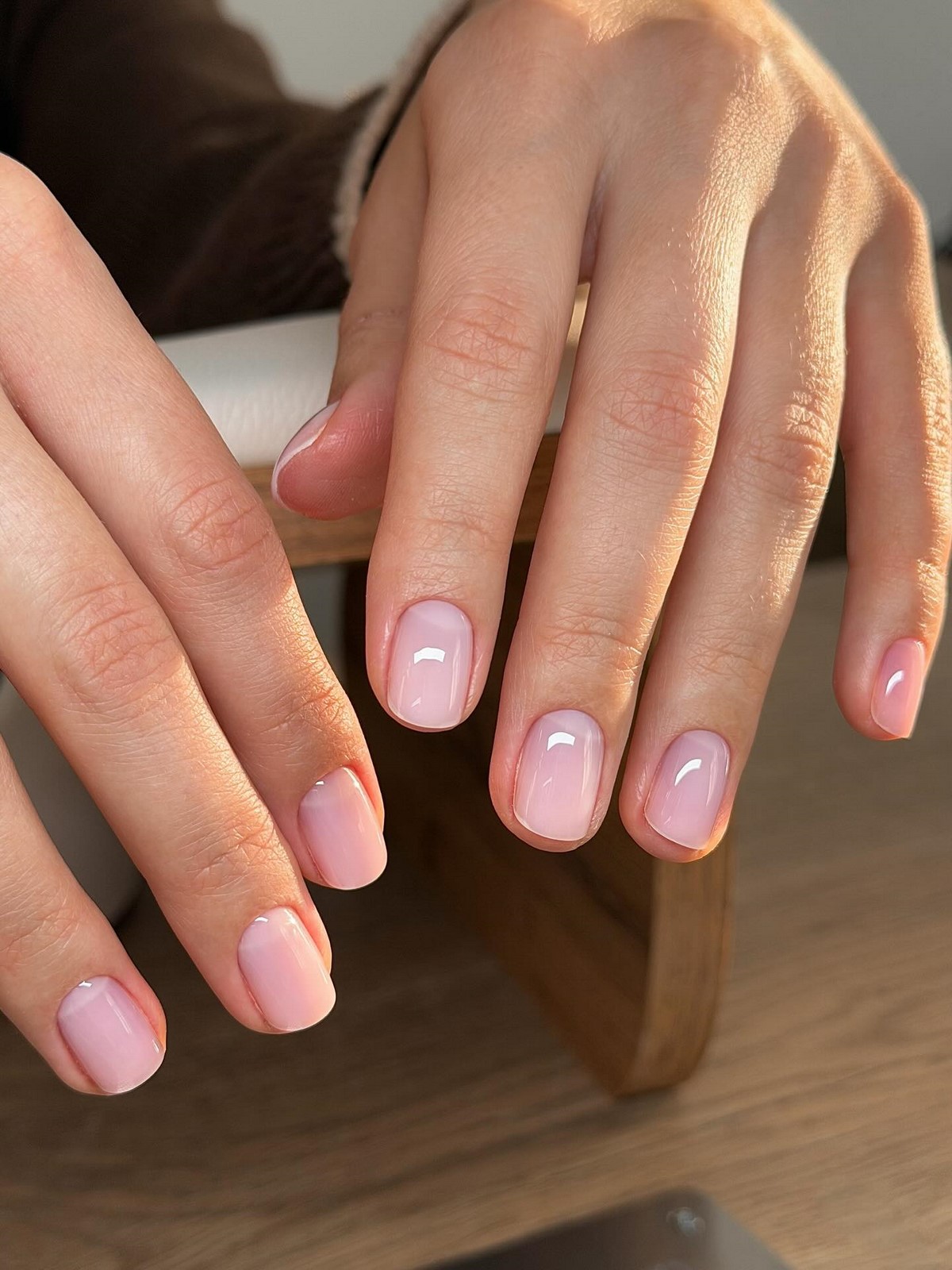 Маникюр весна 2026: 15 трендов, которые диктуют стиль