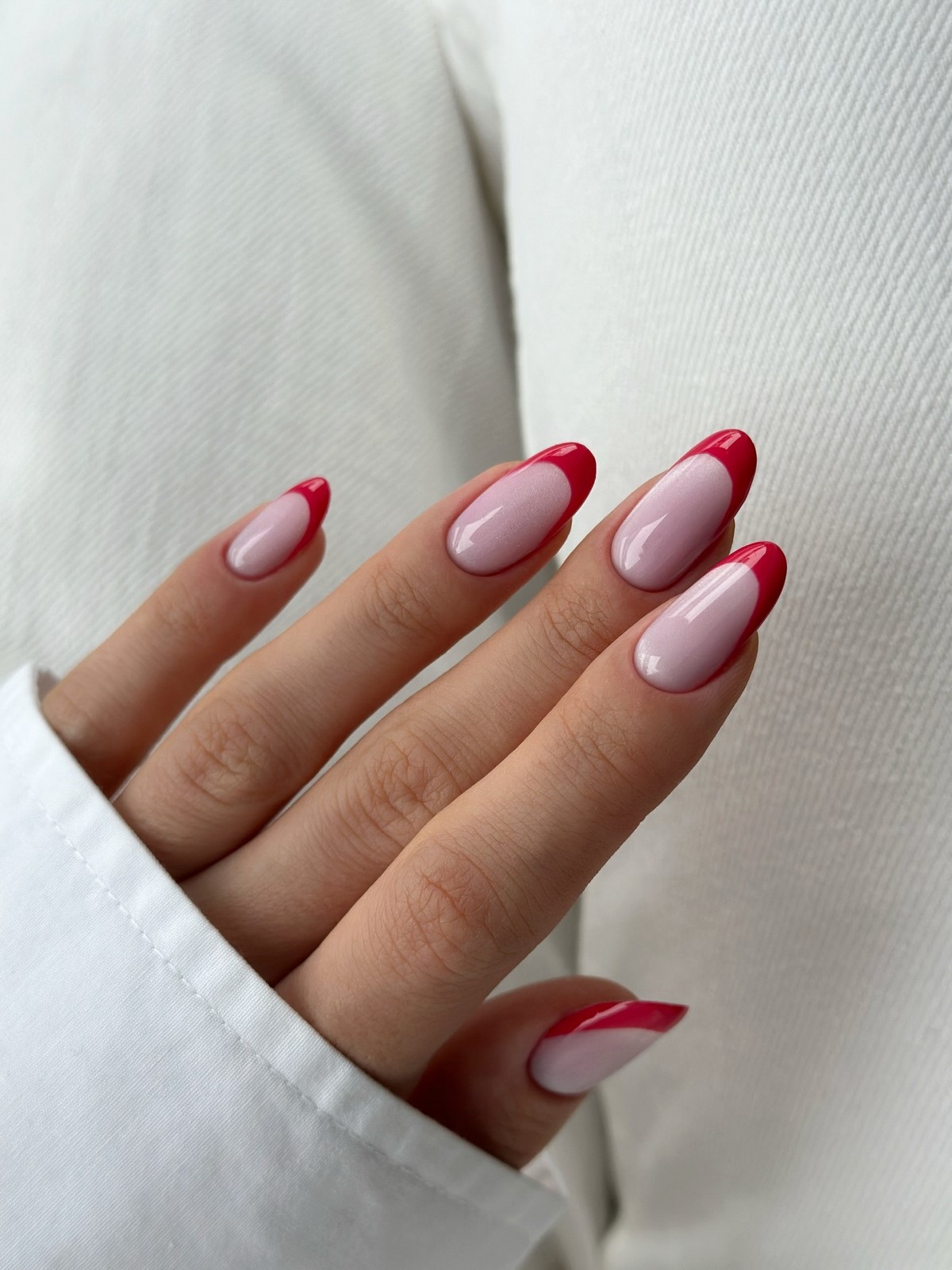 Молочный маникюр: самый аккуратный вариант сезона