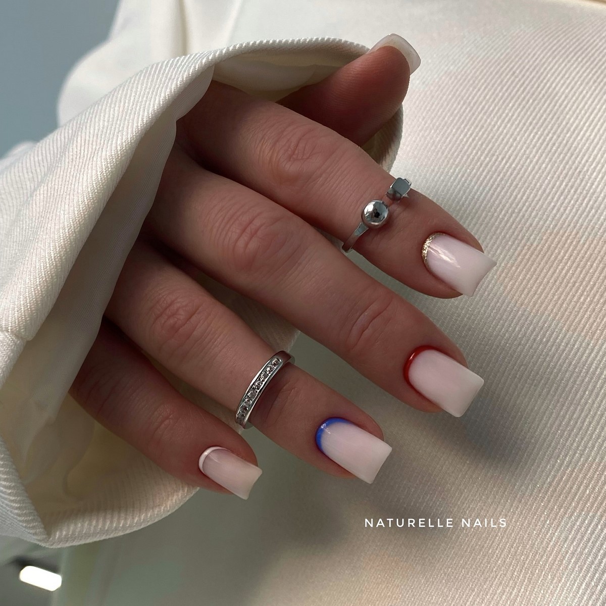 Молочный маникюр: самый аккуратный вариант сезона