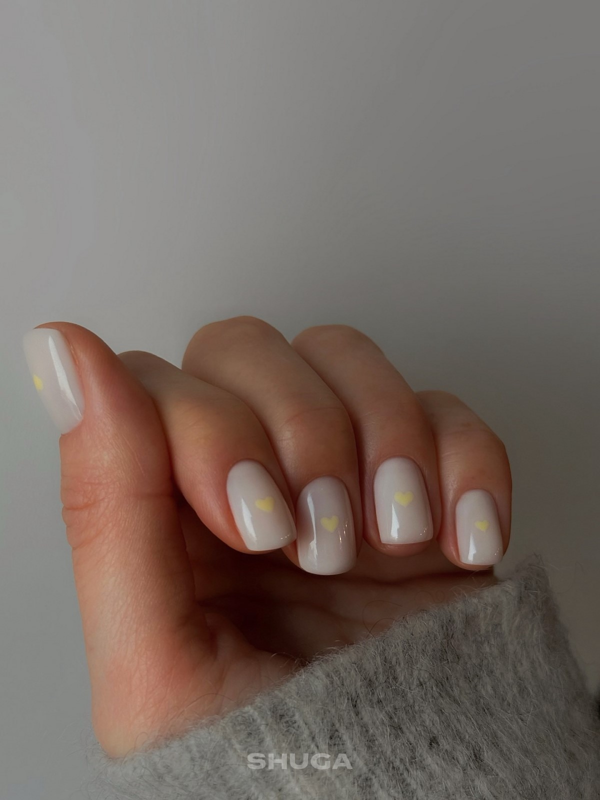 Молочный маникюр: самый аккуратный вариант сезона