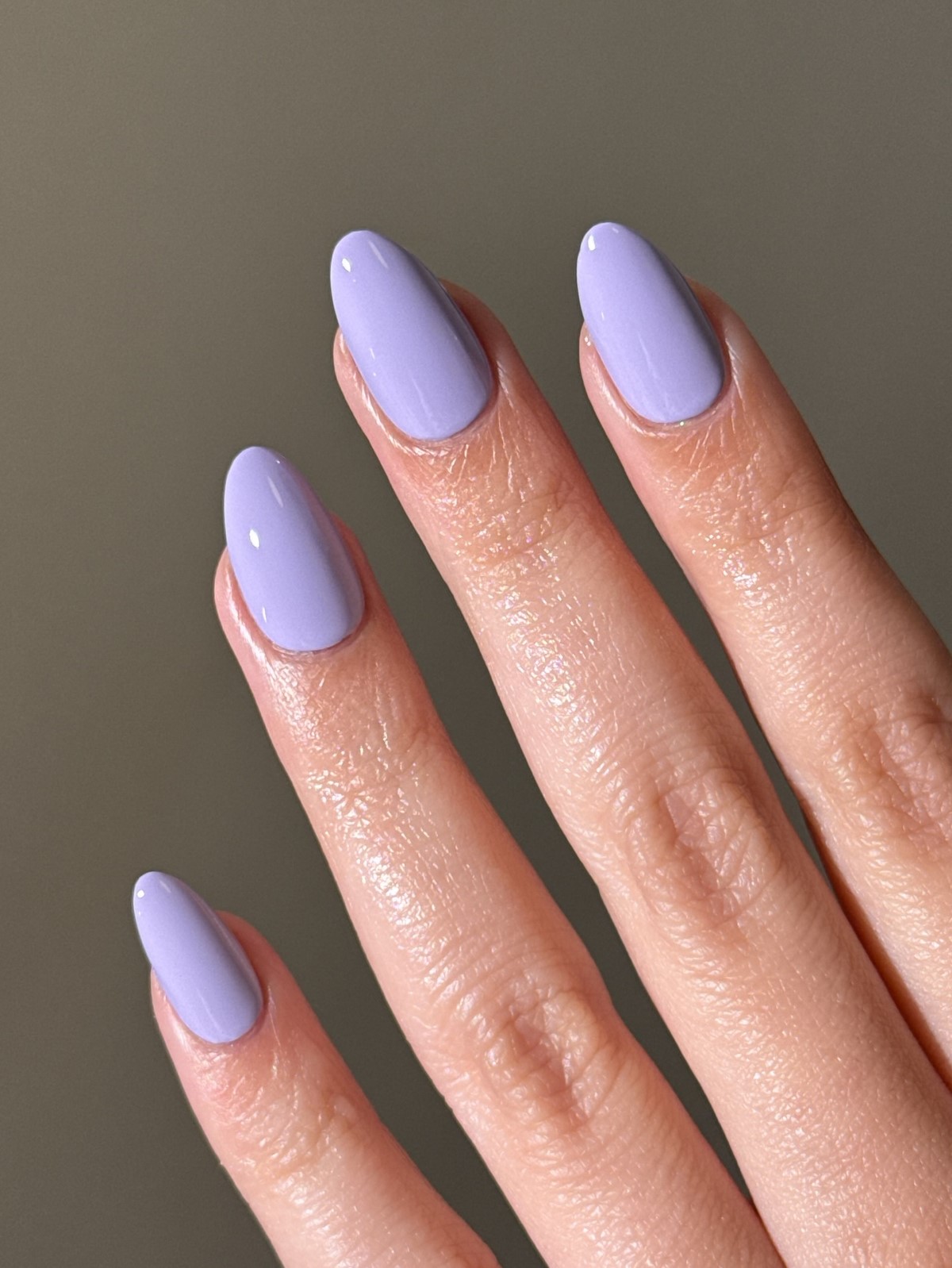 Нежный маникюр на каждый день: цвета, которые выглядят дорого