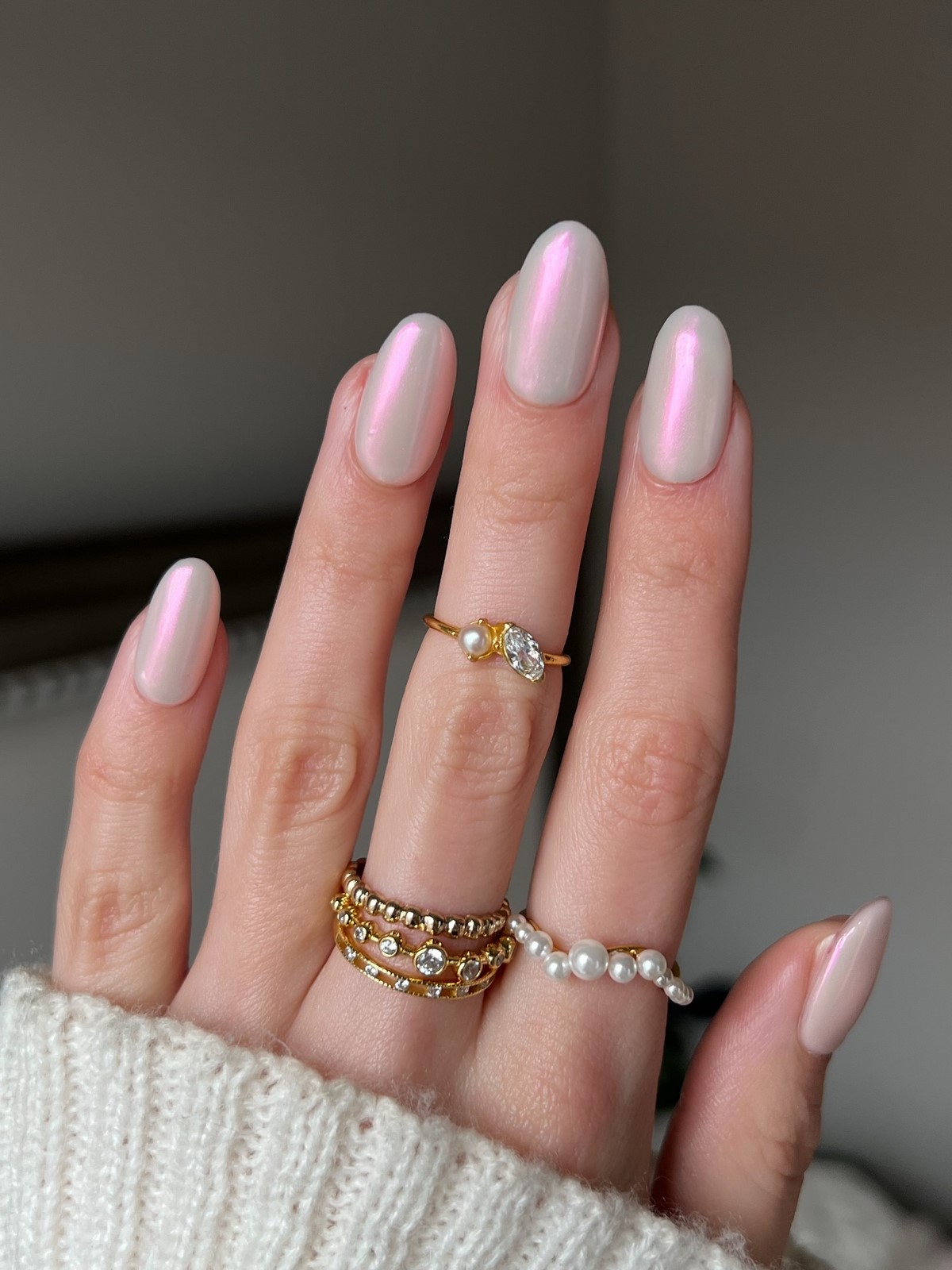 Нежный маникюр на каждый день: цвета, которые выглядят дорого