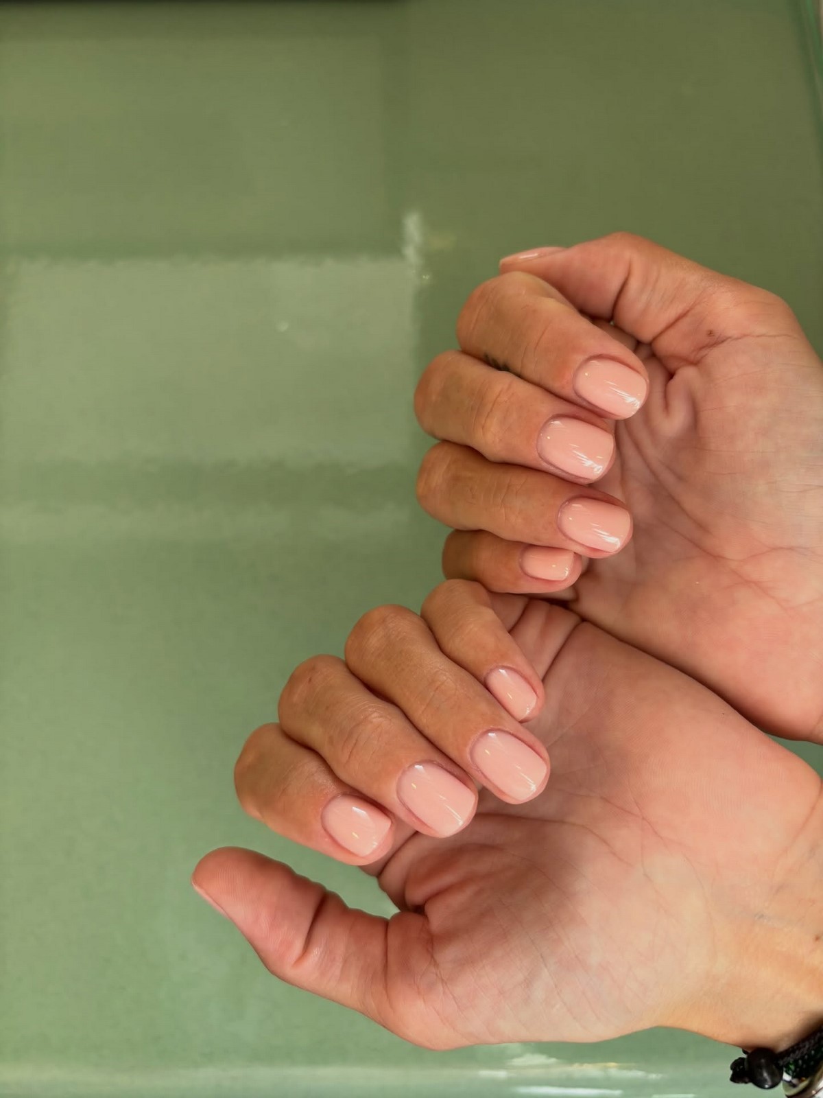 Нежный маникюр на каждый день: цвета, которые выглядят дорого