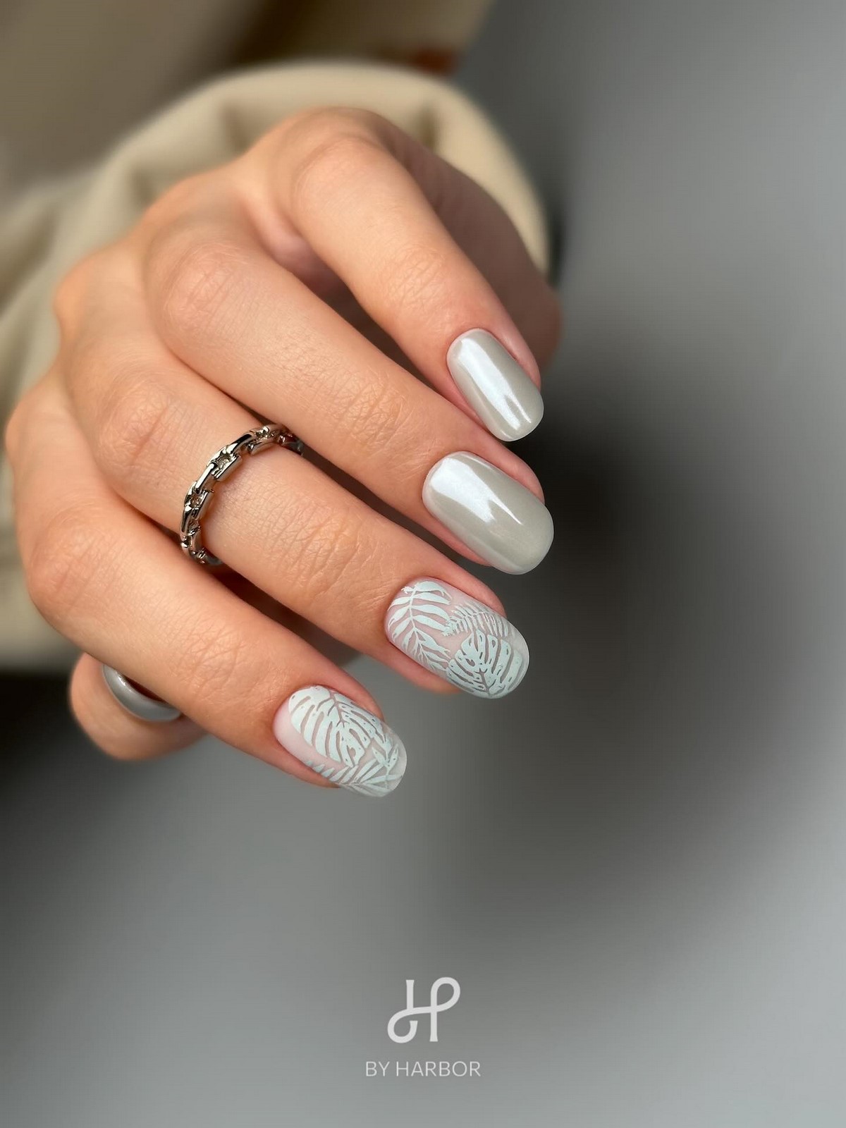 Нежный маникюр на каждый день: цвета, которые выглядят дорого