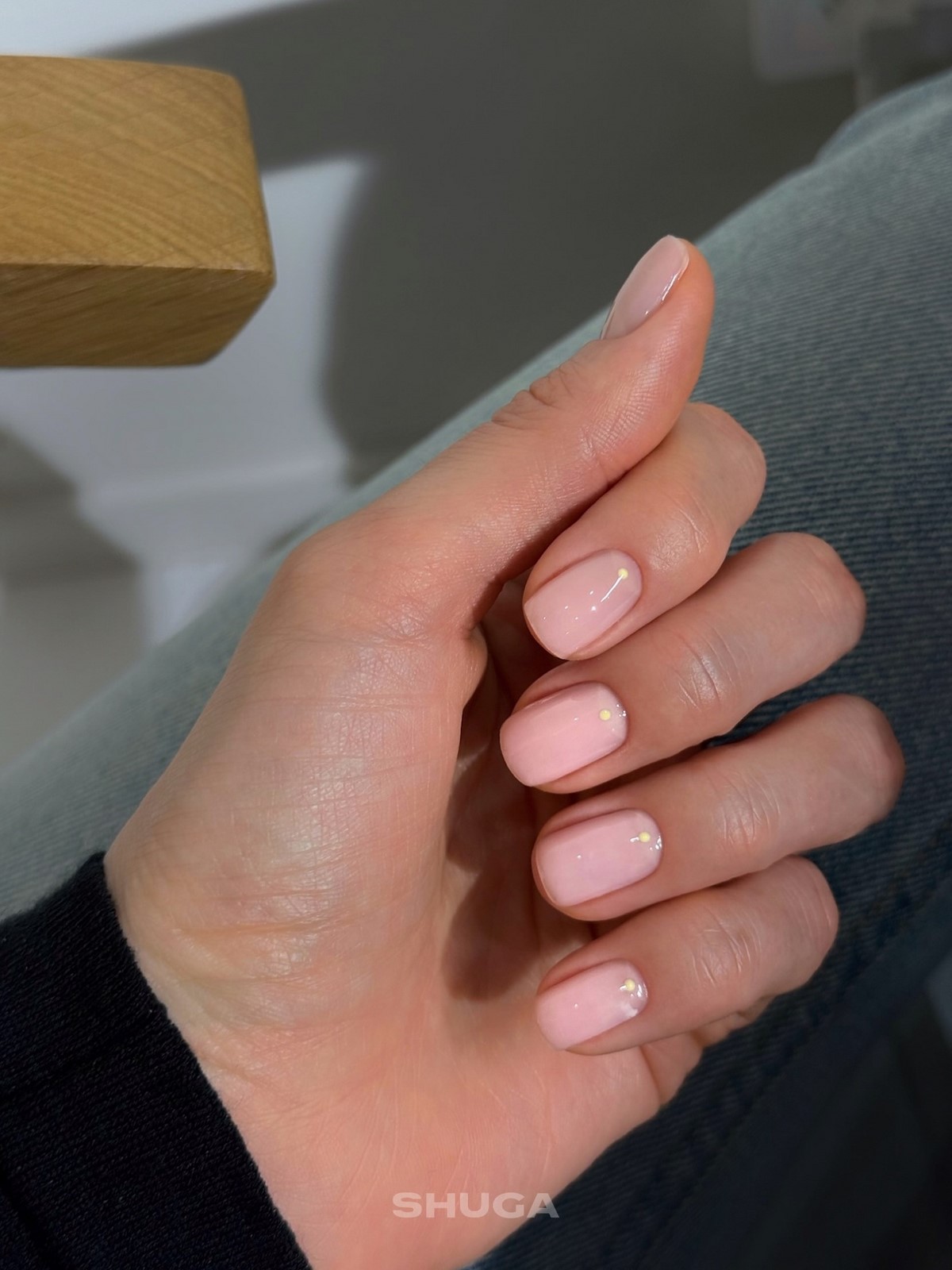 Нежный маникюр на каждый день: цвета, которые выглядят дорого