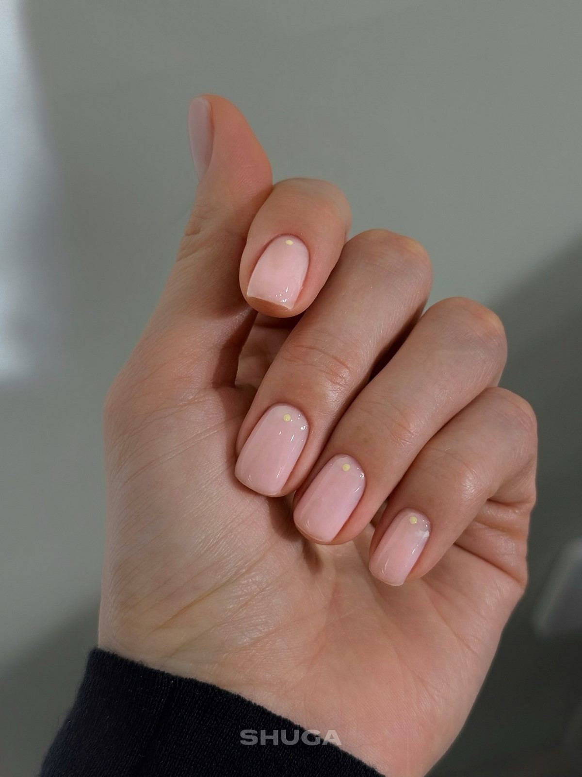 Нежный маникюр на каждый день: цвета, которые выглядят дорого