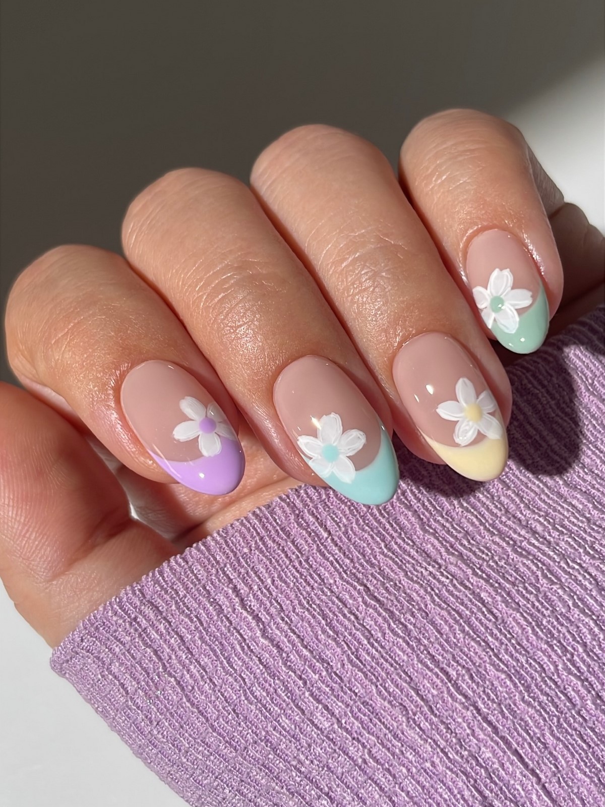 Нежный маникюр на каждый день: цвета, которые выглядят дорого