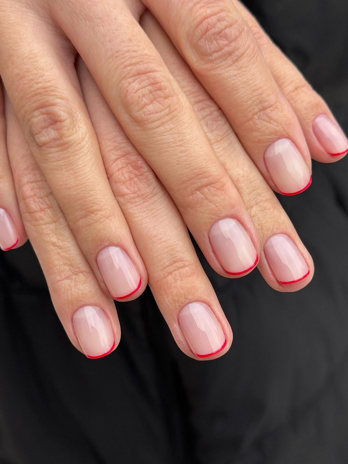 Короткие ногти снова в моде — и выглядят аккуратнее длинных