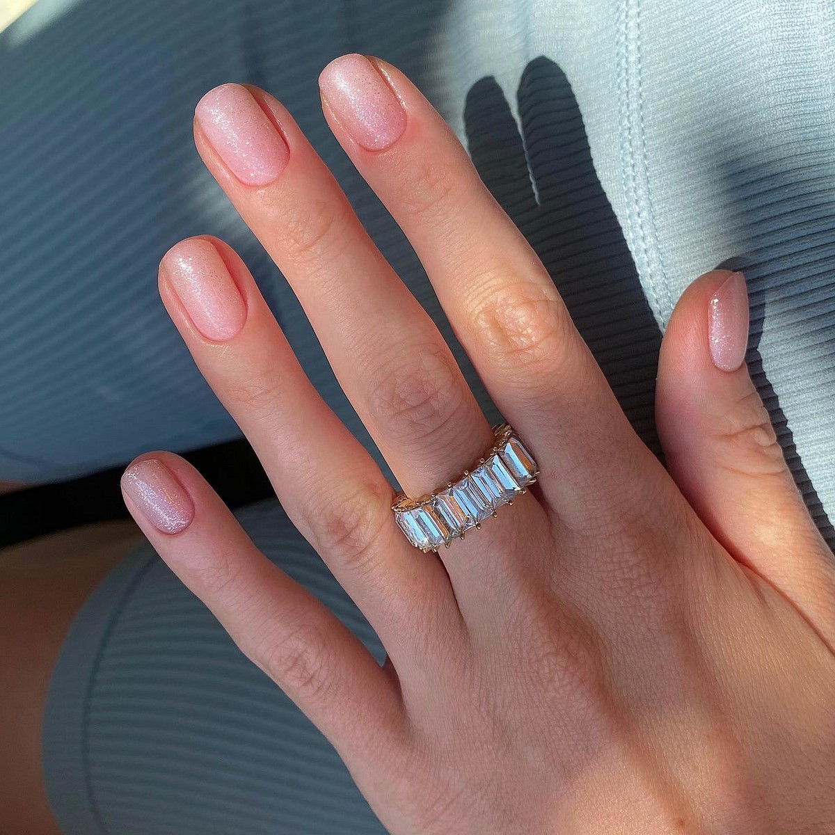 Этот маникюр дешевит руки — его все еще делают, не замечая ошибки