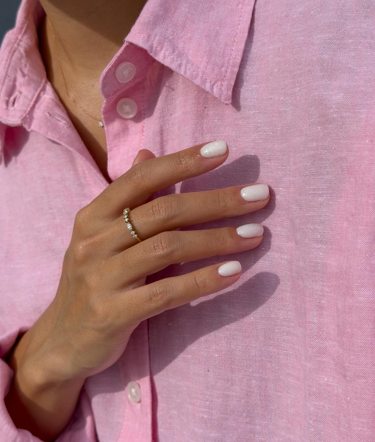 Короткие ногти снова в моде — и выглядят аккуратнее длинных