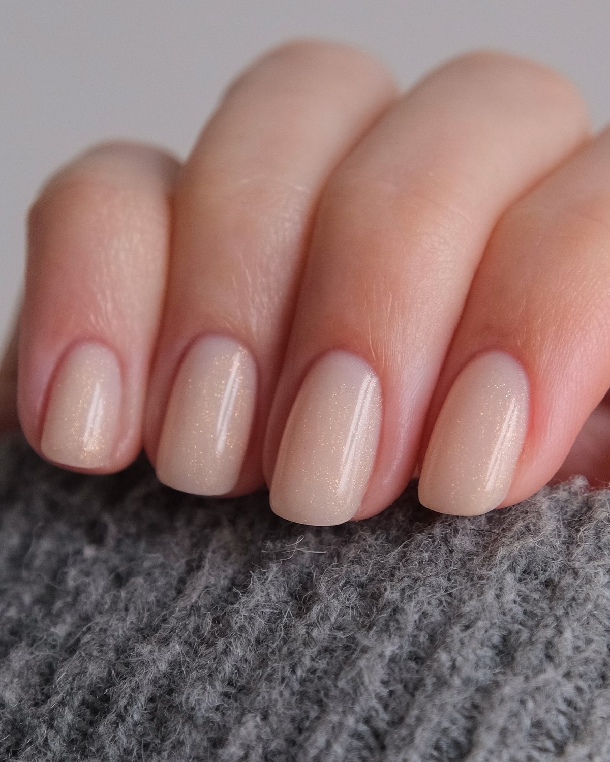 Этот маникюр дешевит руки — его все еще делают, не замечая ошибки