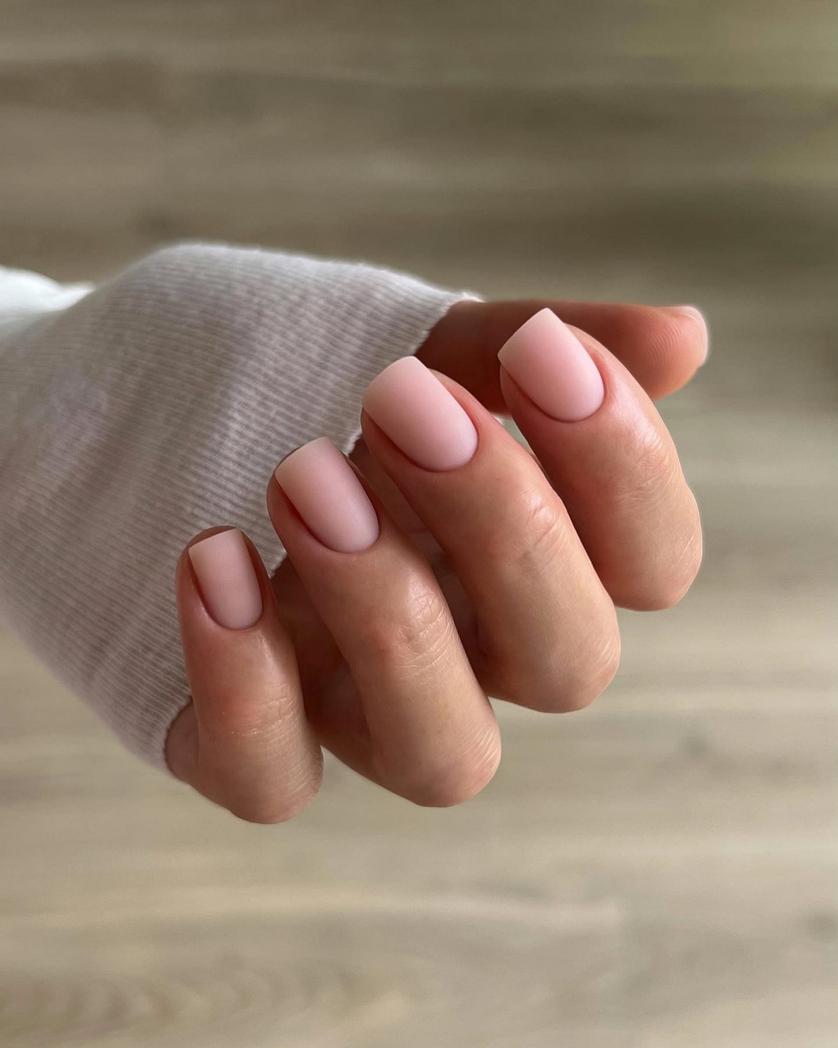 Этот маникюр дешевит руки — его все еще делают, не замечая ошибки