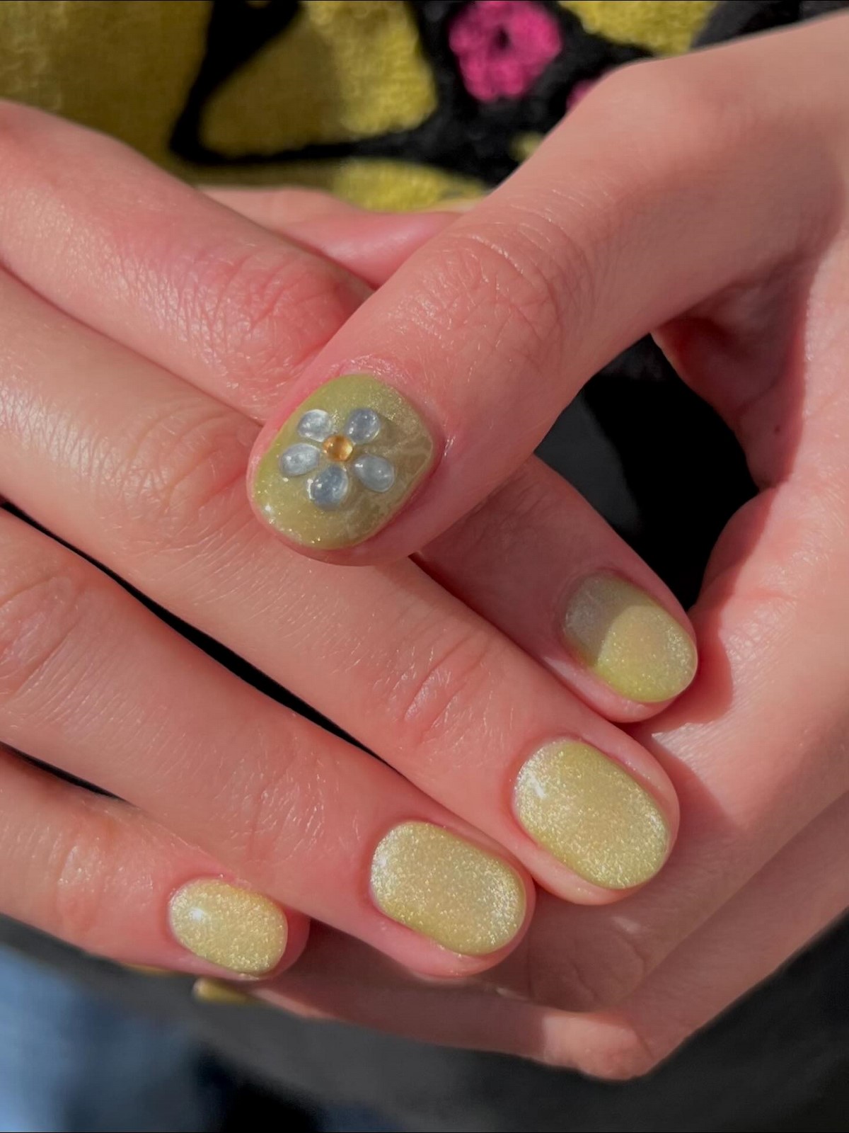 Короткие ногти снова в моде — и выглядят аккуратнее длинных