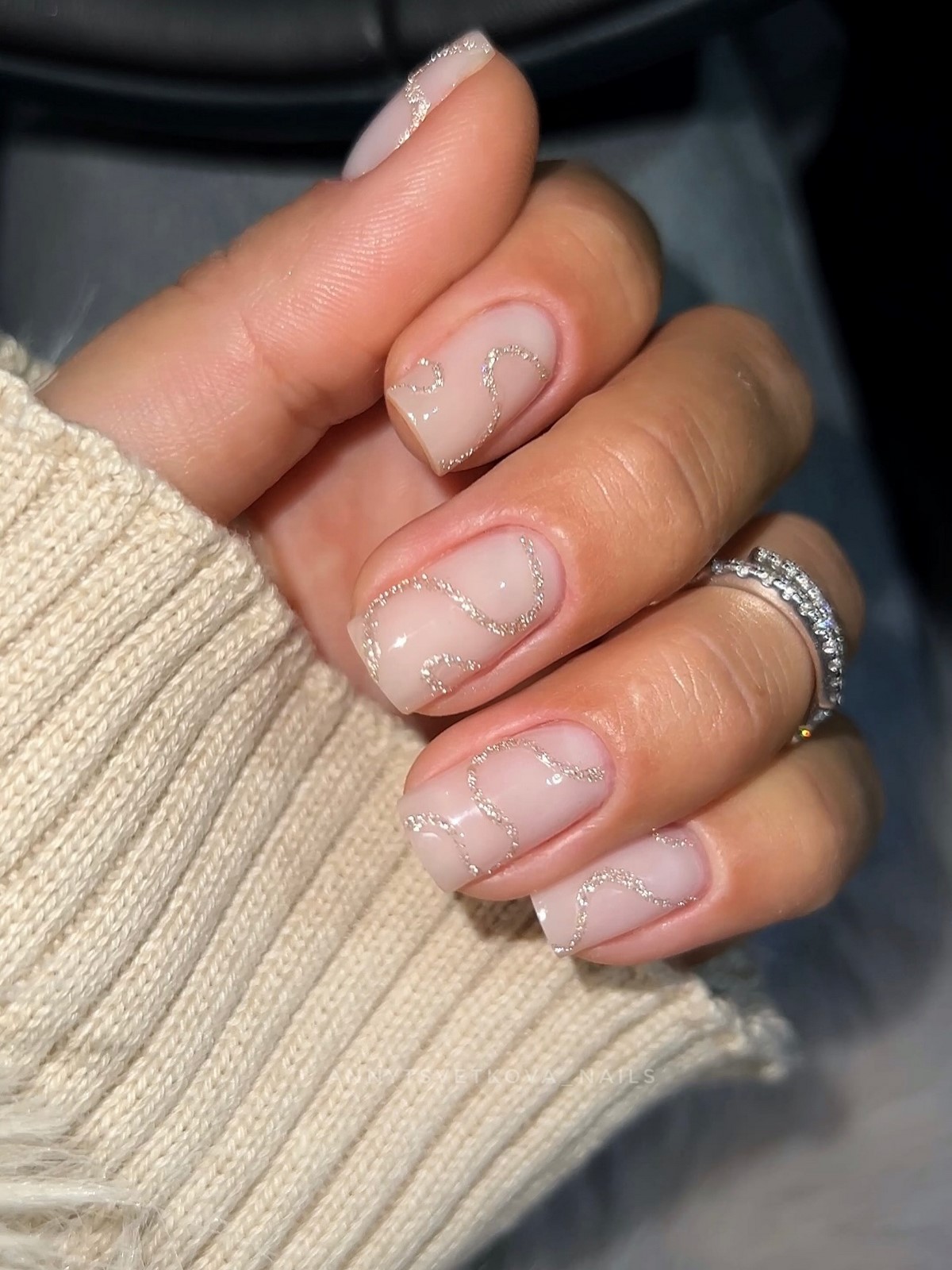 Этот маникюр выглядит дорого без дизайна — его выбирают чаще