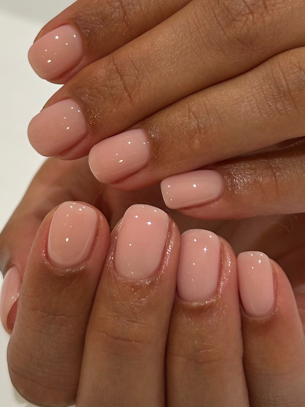 Этот маникюр дешевит руки — его все еще делают, не замечая ошибки